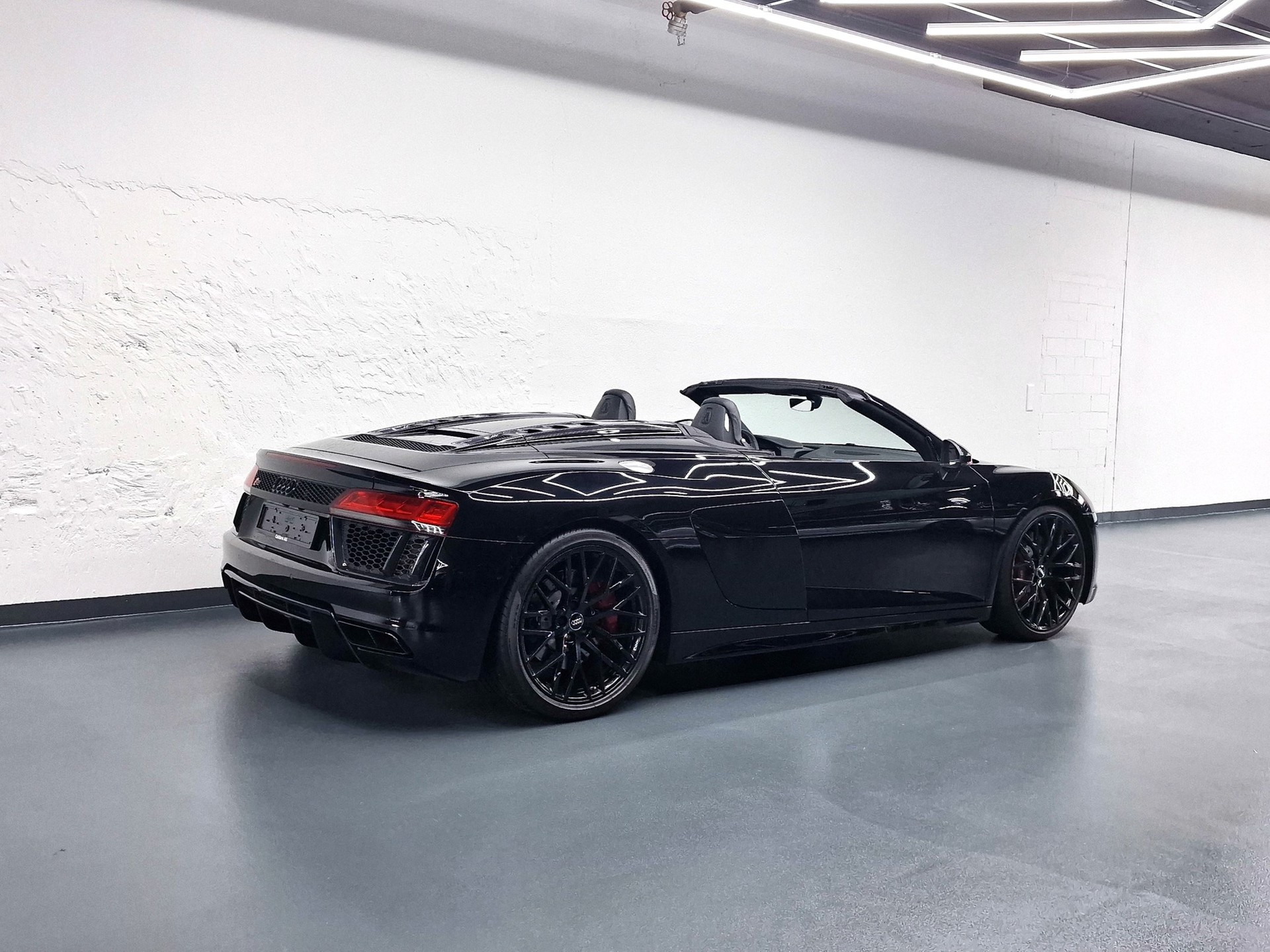 AUDI R8 Spyder 5.2 FSI V10 quattro S-Tronic-showroom-element-2