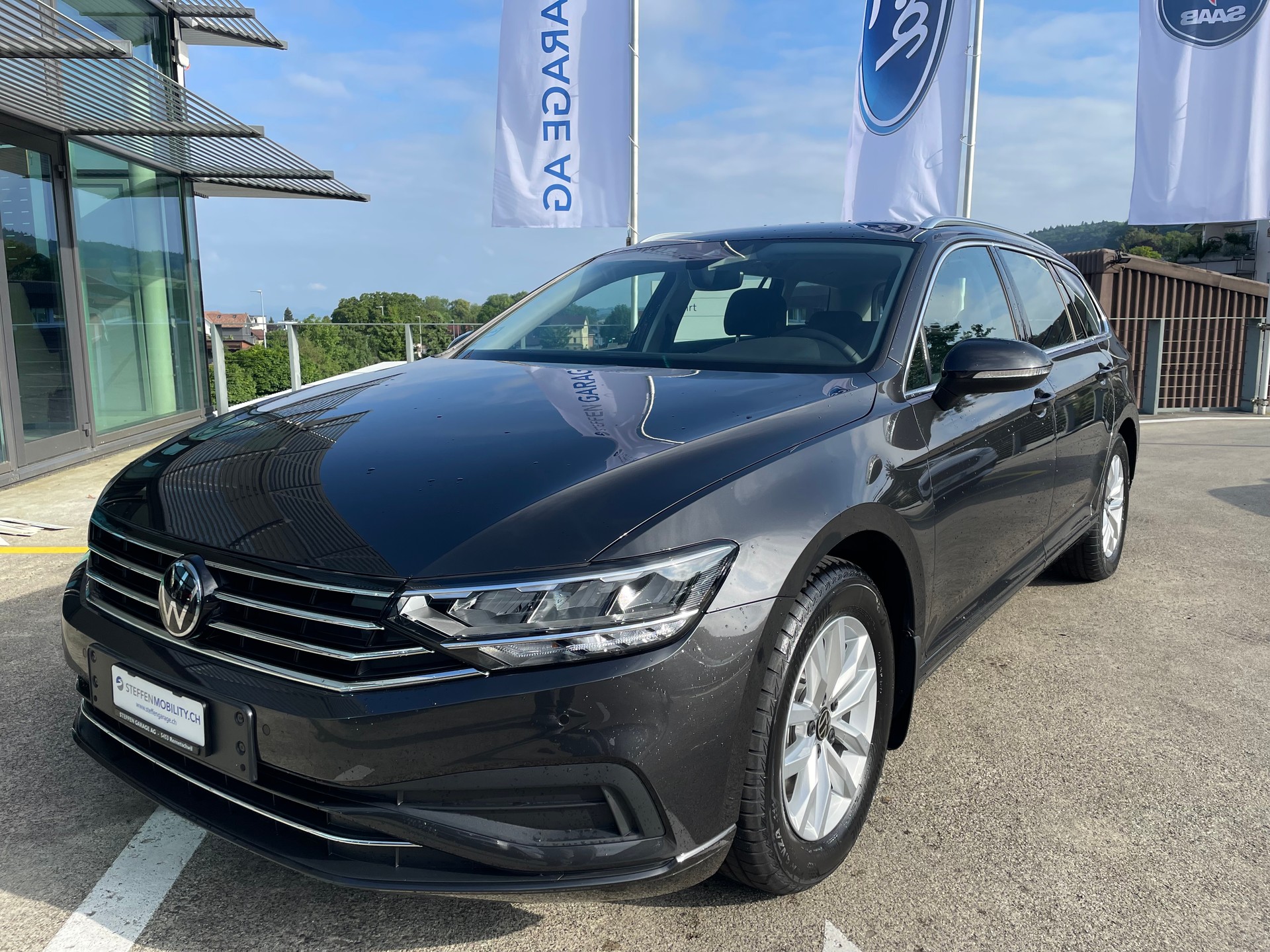 VW Passat 1.5 TSI Business-showroom-element-1