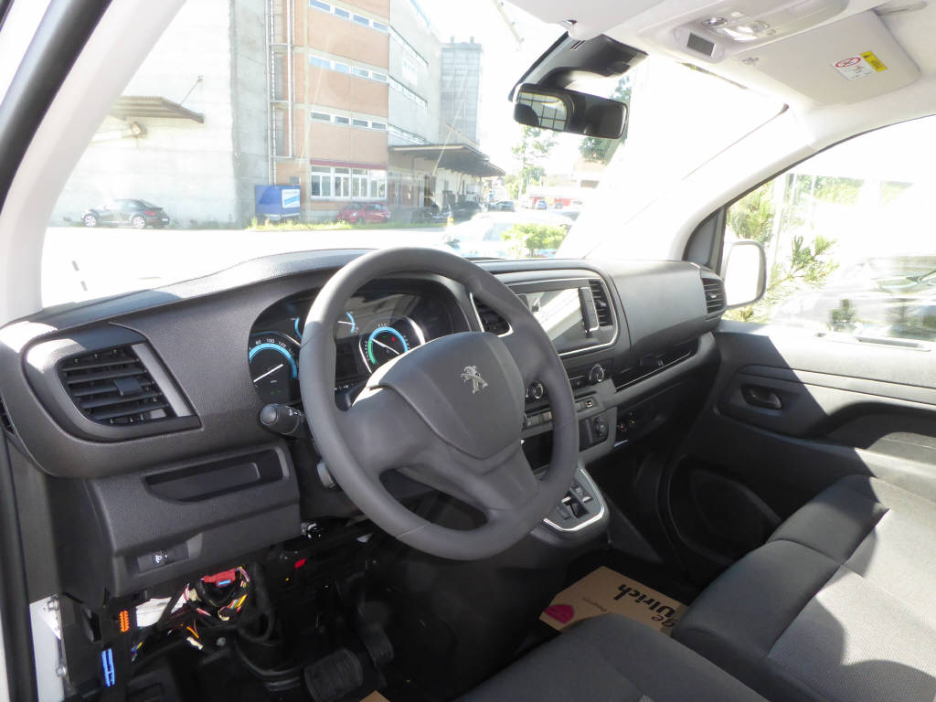 PEUGEOT e-Expert Kaw. Long 75 kWh Prem-image-8
