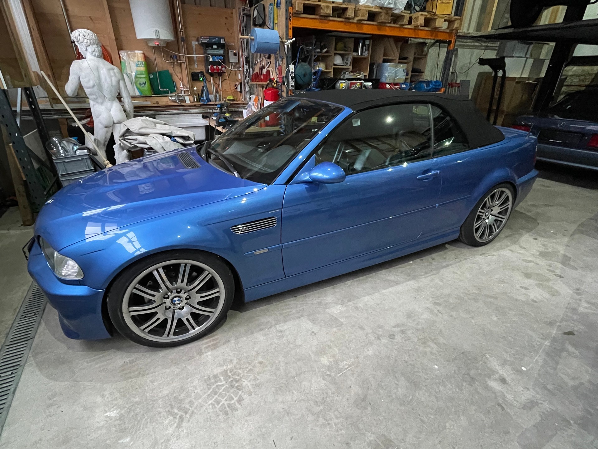 BMW M3 Cabriolet-showroom-element-2