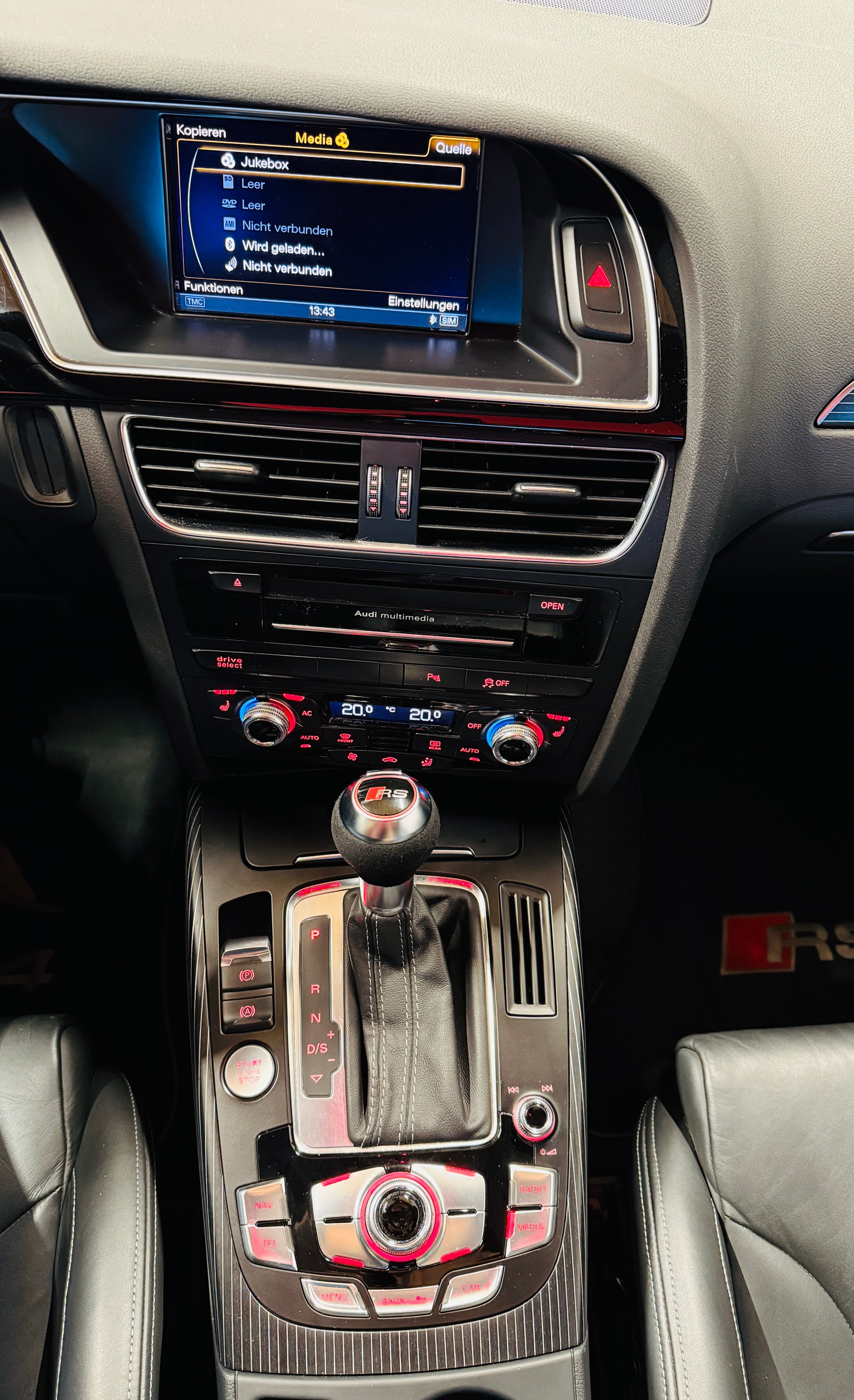 AUDI RS4 Avant 4.2 FSI V8 quattro S-tronic „Ibisweiss“ / F1 Sitze / Audi Exclusive / Vollausstattung-image-7