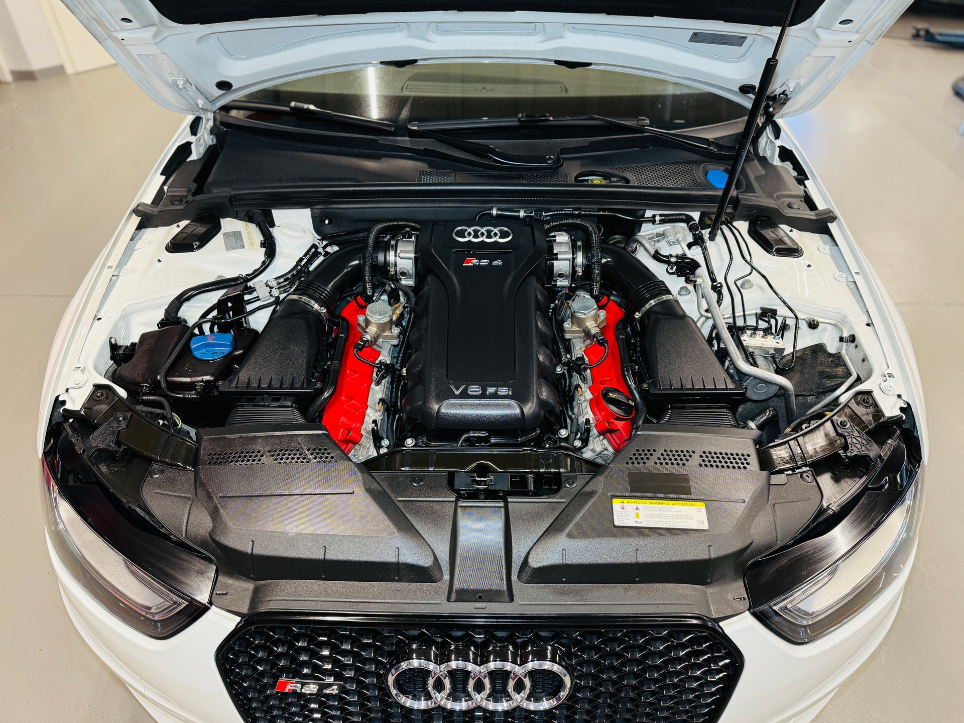 AUDI RS4 Avant 4.2 FSI V8 quattro S-tronic „Ibisweiss“ / F1 Sitze / Audi Exclusive / Vollausstattung-image-15