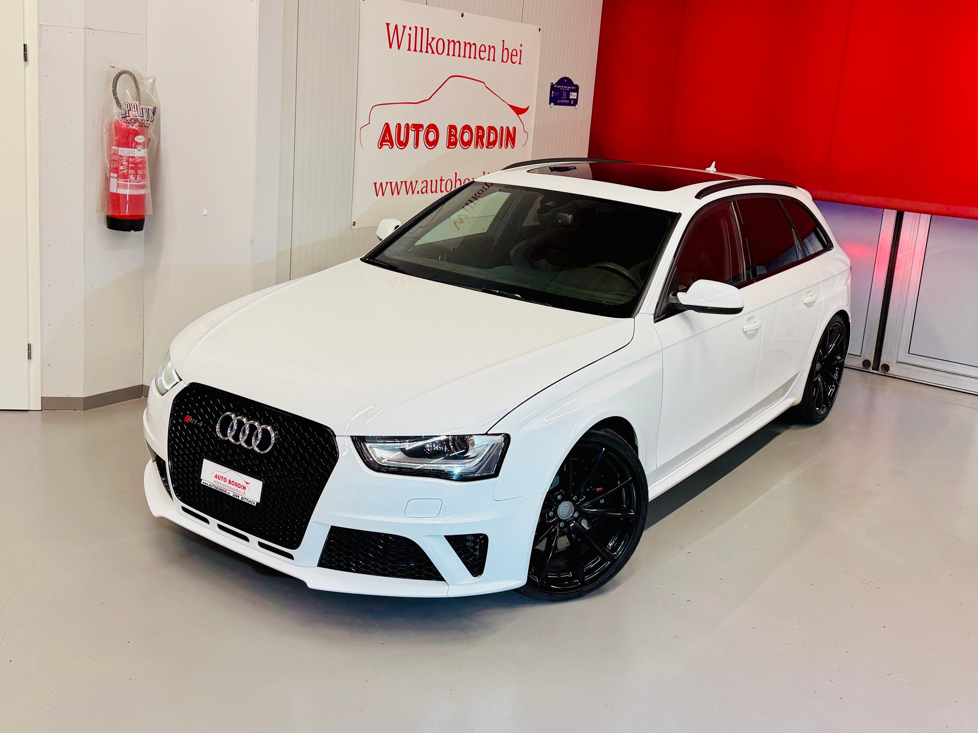 AUDI RS4 Avant 4.2 FSI V8 quattro S-tronic „Ibisweiss“ / F1 Sitze / Audi Exclusive / Vollausstattung