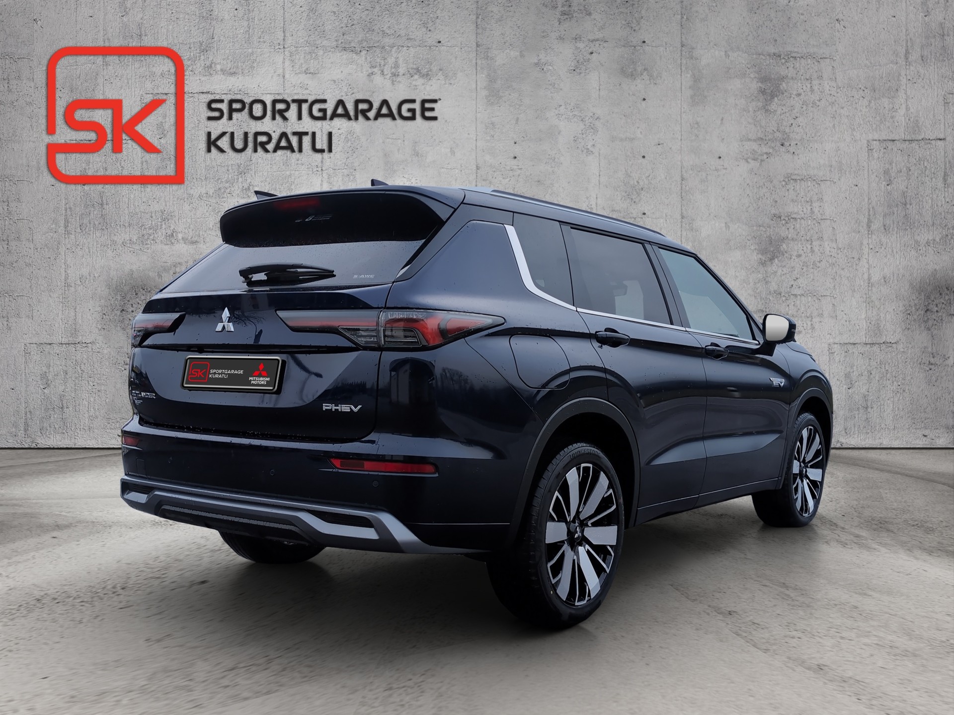 MITSUBISHI Outlander 2.4 PHEV Instyle 4x4 Edition-showroom-element-3