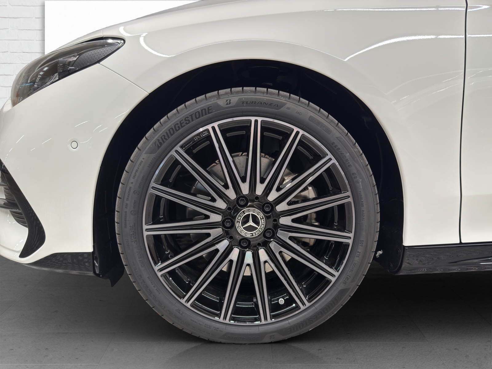 MERCEDES-BENZ CLA 350 AMG Line 4Matic EQ Technology-image-5