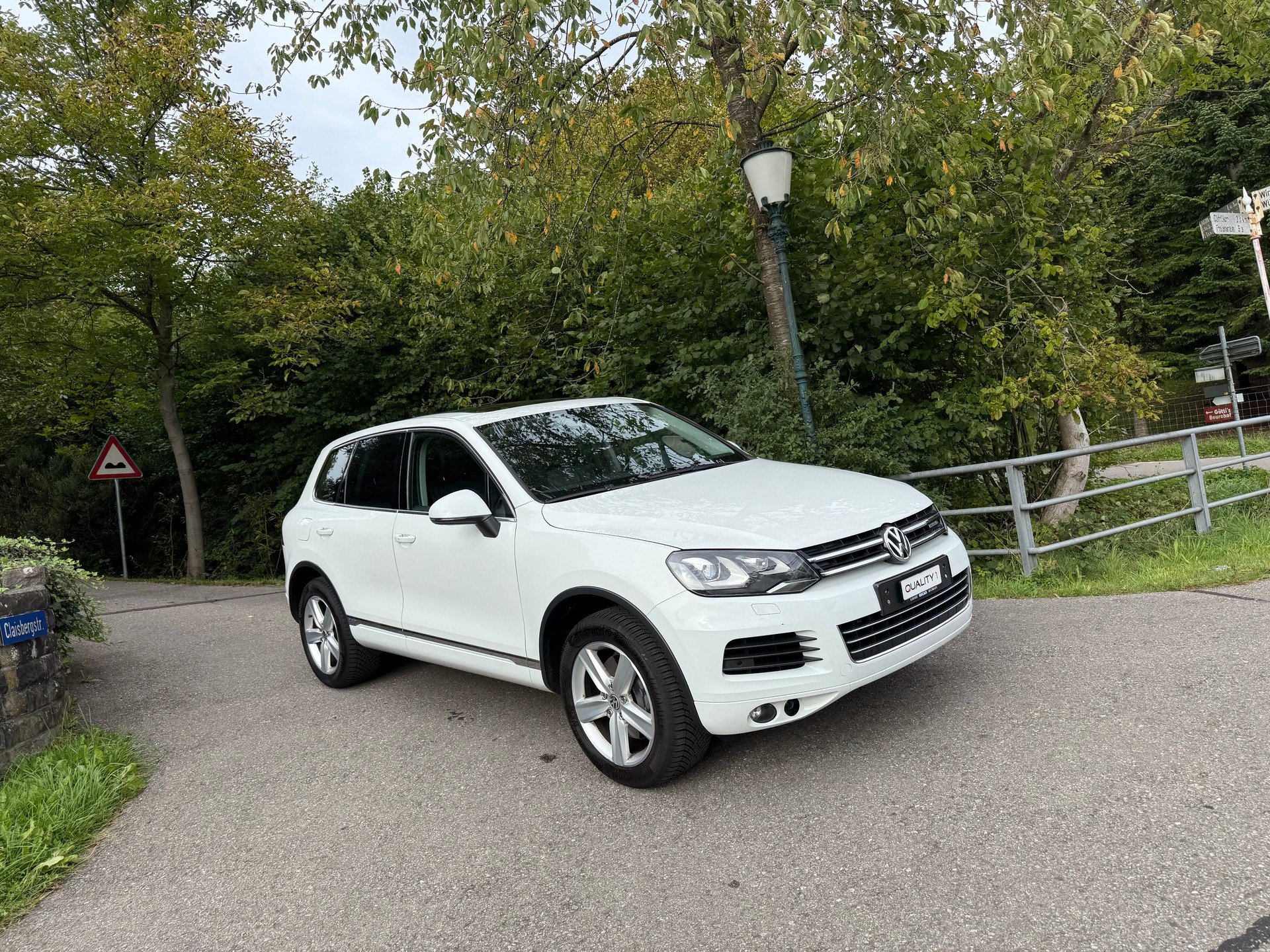VW Touareg 3.0 TSI Hybrid Edition X Tiptronic-showroom-element-1