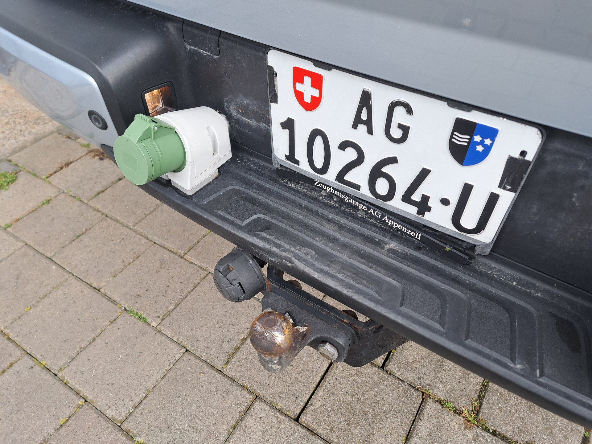 MERCEDES-BENZ d 4 Matic Power A Doppel Cab.-image-2