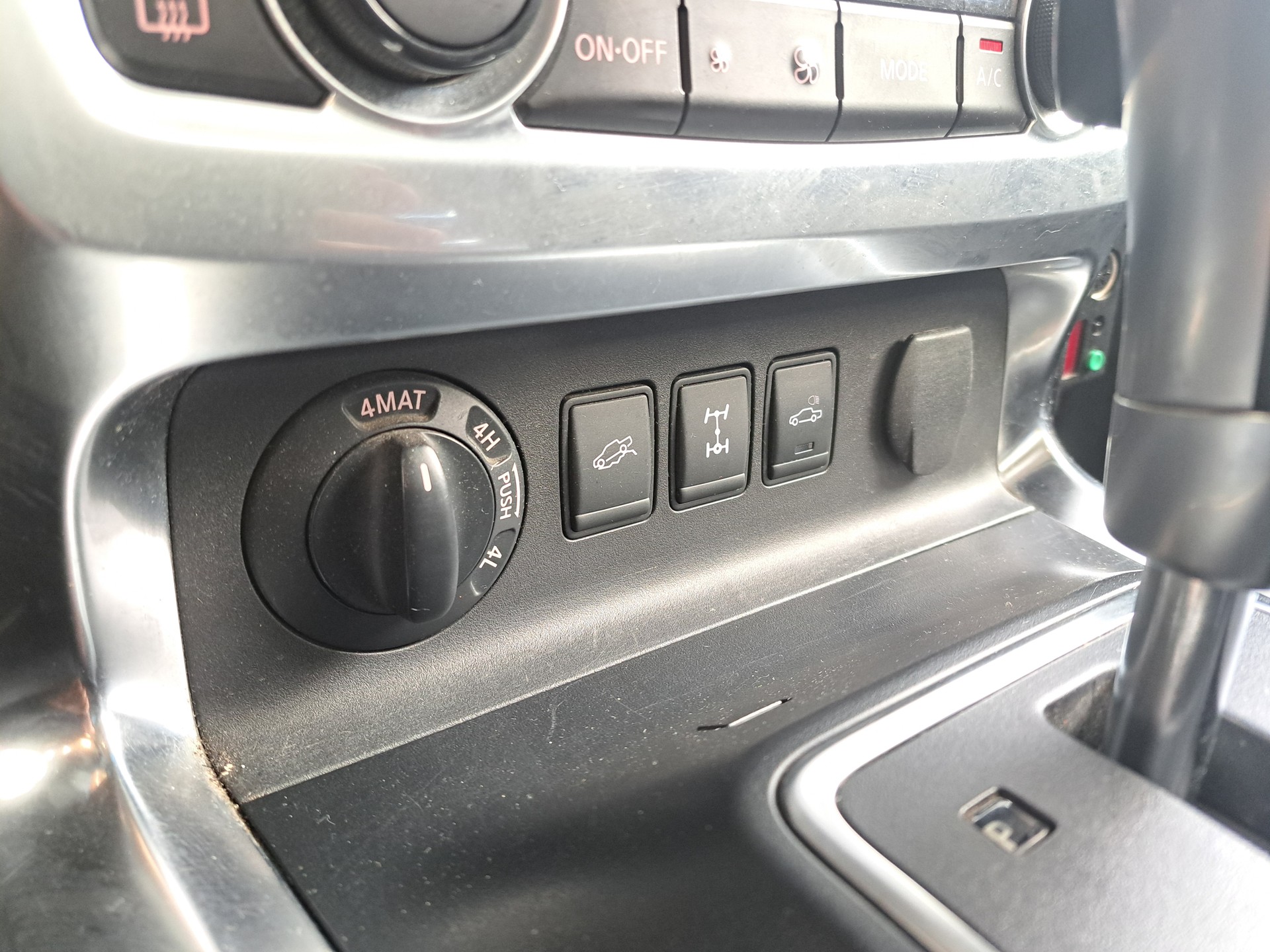 MERCEDES-BENZ d 4 Matic Power A Doppel Cab.-image-7