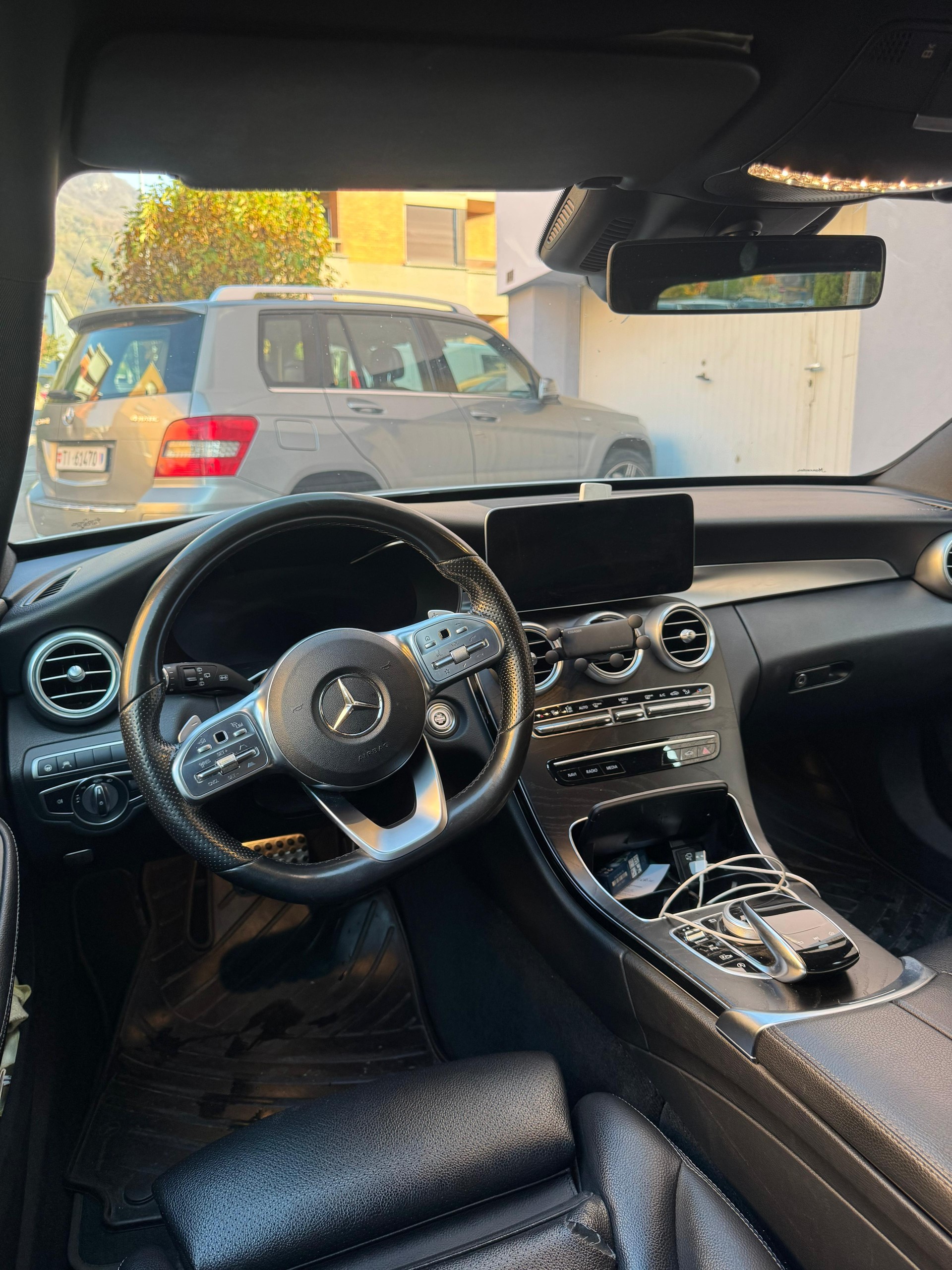 MERCEDES-BENZ C 220 d Swiss Star AMG Line 4M 9G-Tronic-image-3