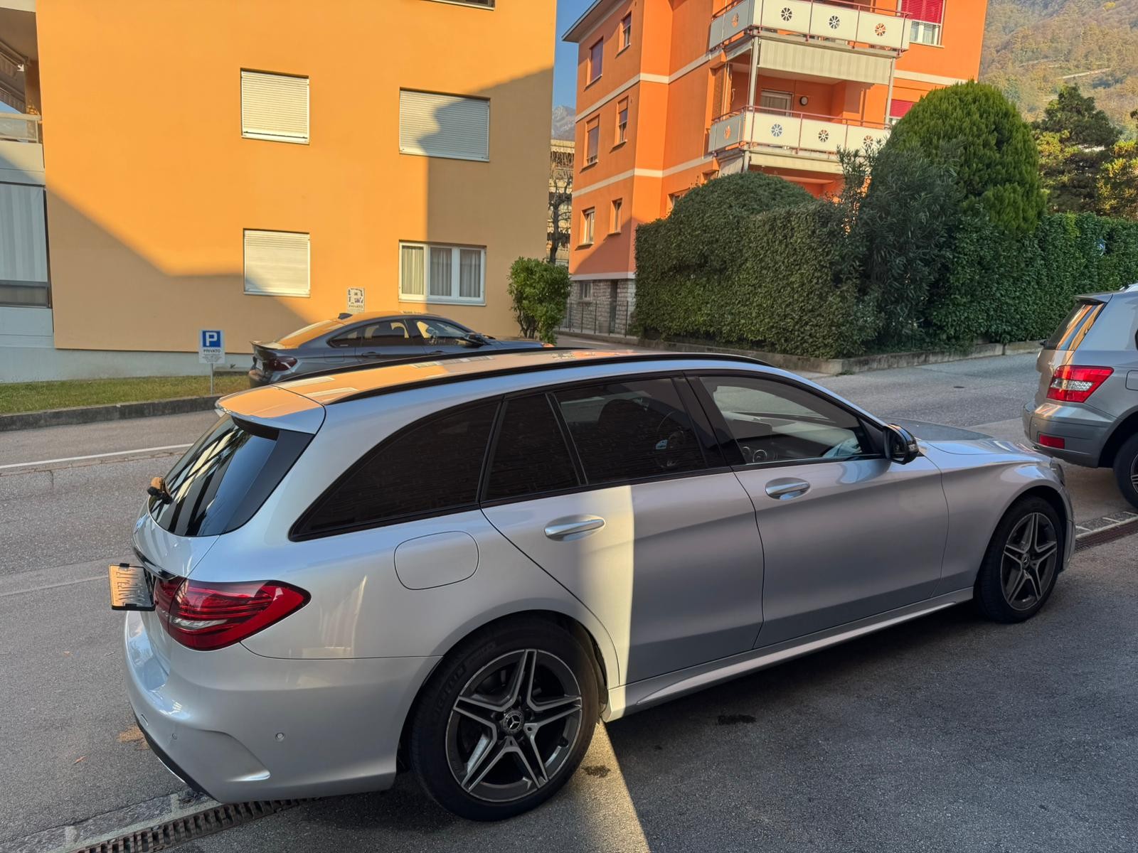 MERCEDES-BENZ C 220 d Swiss Star AMG Line 4M 9G-Tronic-image-1