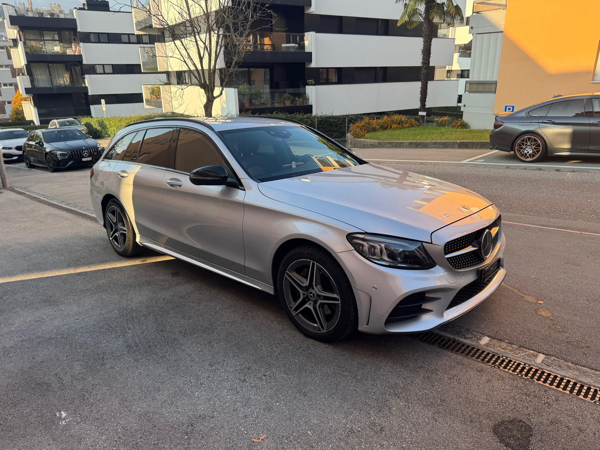 MERCEDES-BENZ C 220 d Swiss Star AMG Line 4M 9G-Tronic-image-5