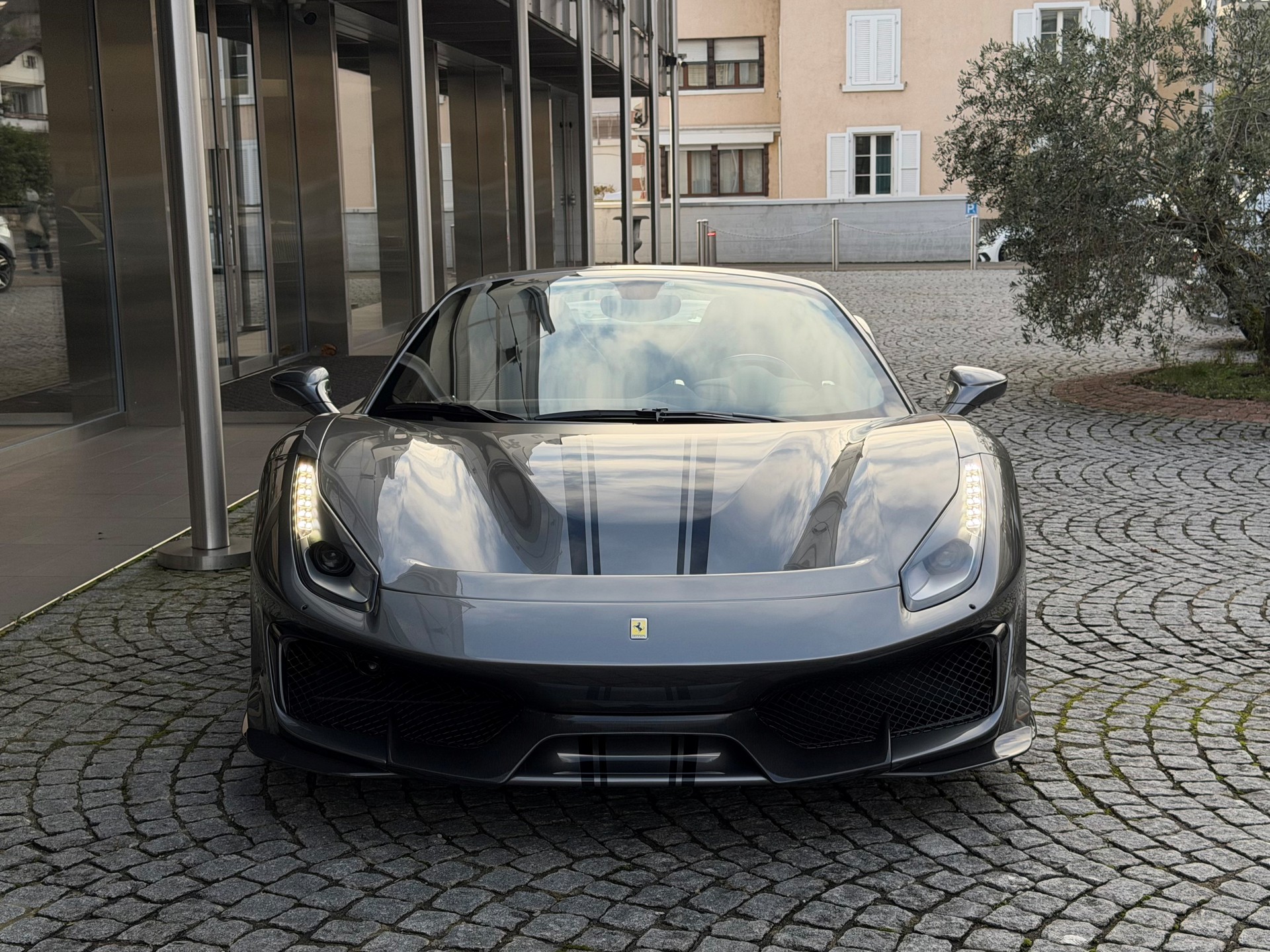 FERRARI 488 Pista Spider 3.9 V8-image-1