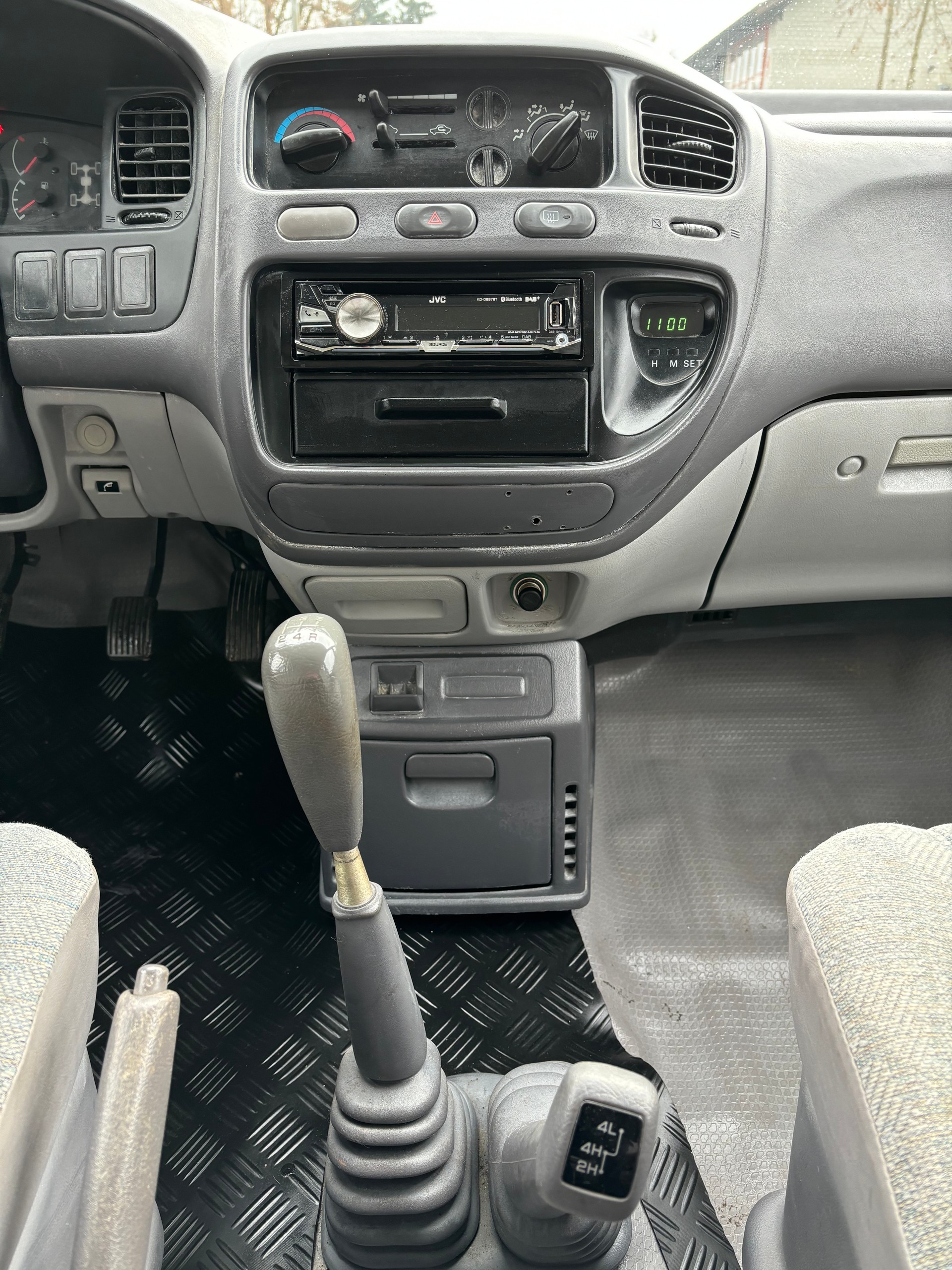 MITSUBISHI L 400 4x4 2.4-16-image-13