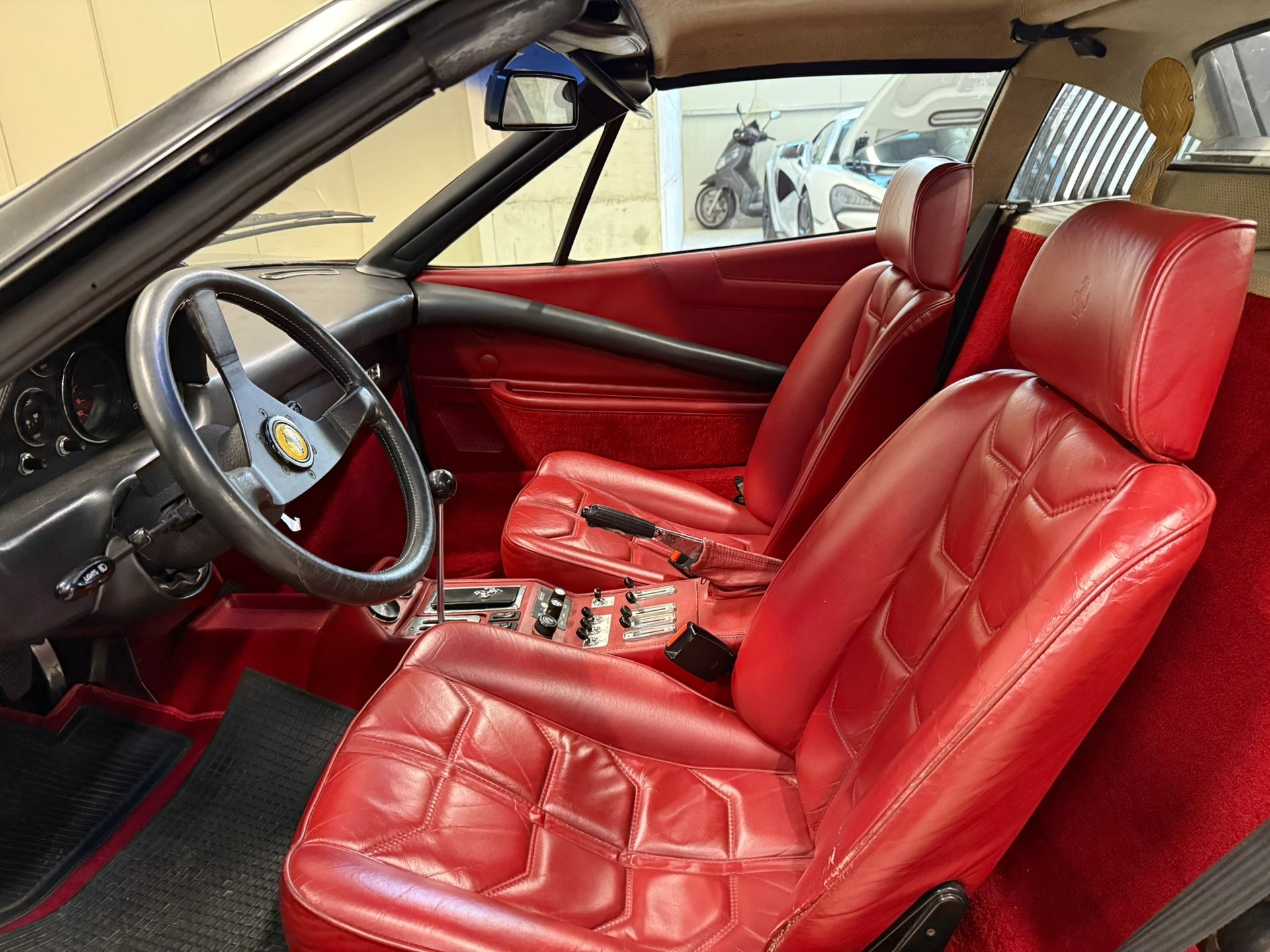 FERRARI 308 GTSi-image-7