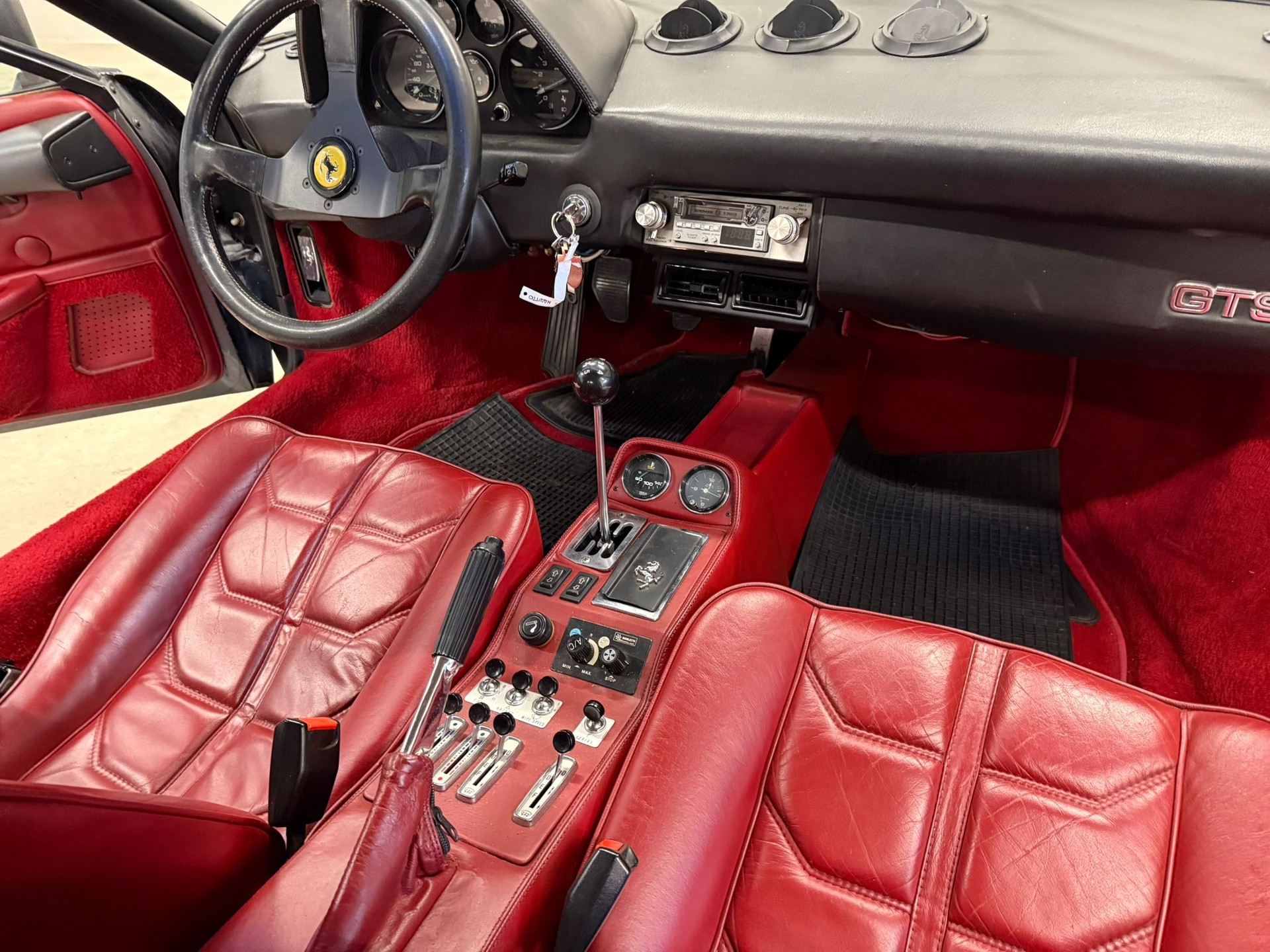 FERRARI 308 GTSi-image-10