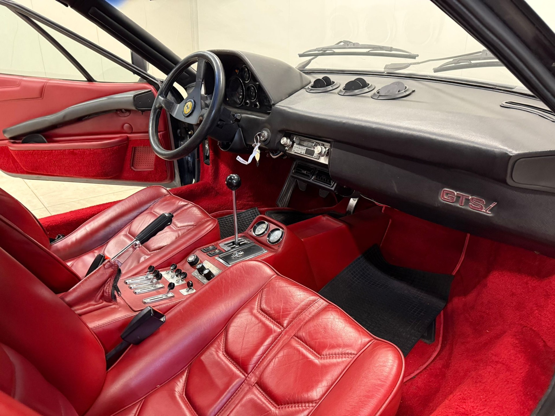 FERRARI 308 GTSi-image-8