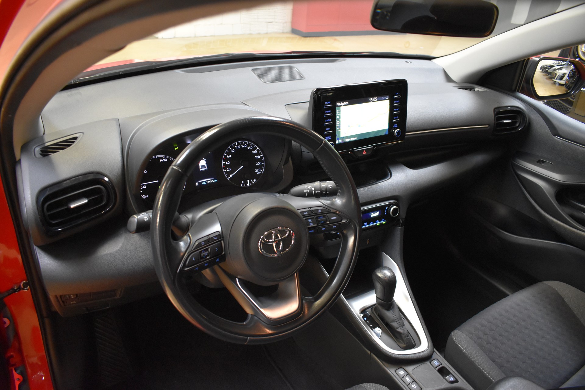 TOYOTA Yaris 1.5 Comfort e-CVT - New Model 2021-image-6