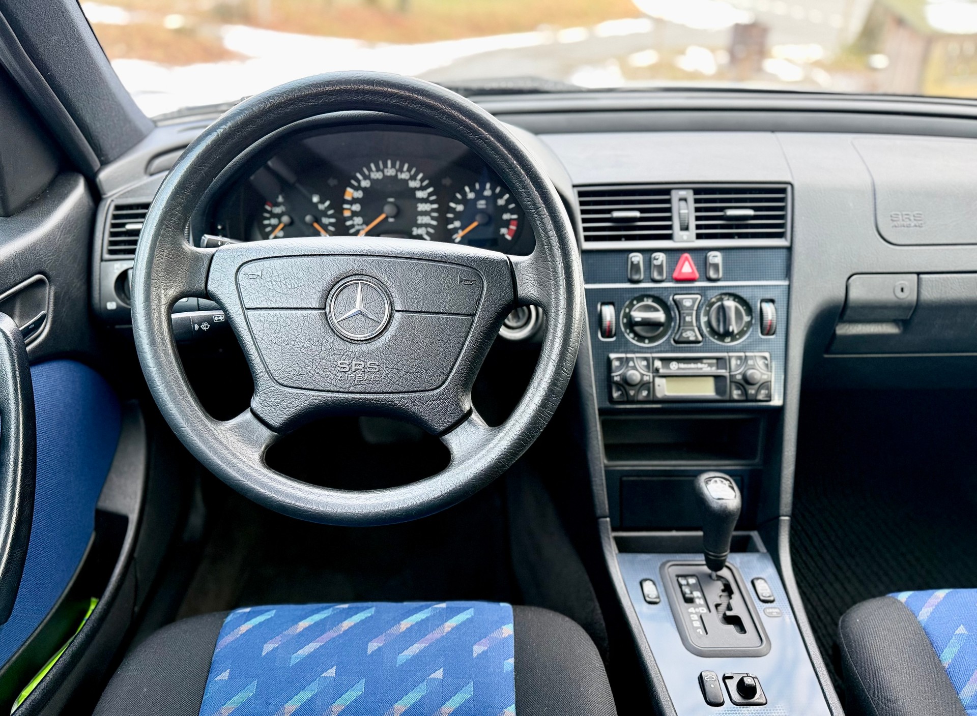 MERCEDES-BENZ C 180 Esprit-image-27