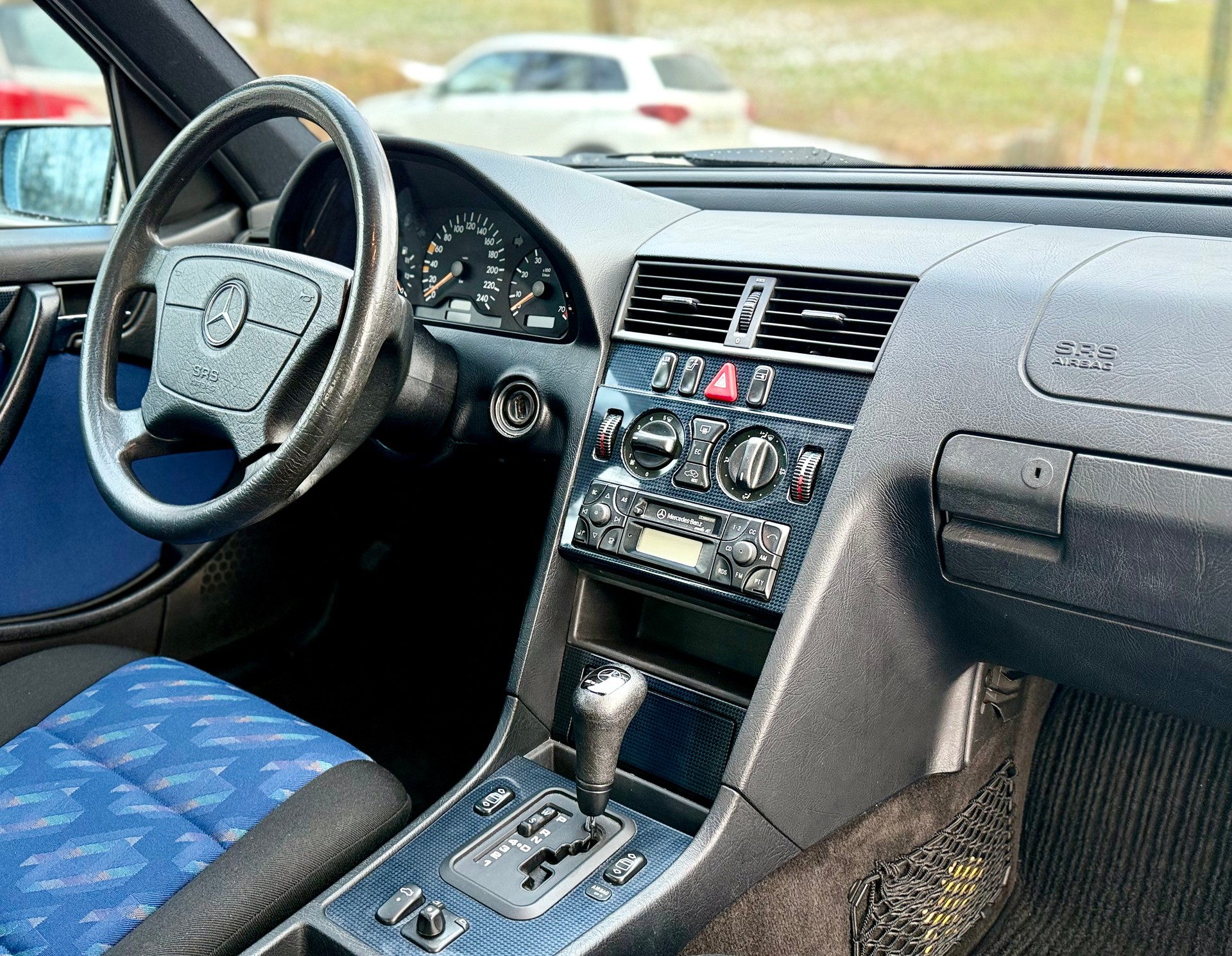 MERCEDES-BENZ C 180 Esprit-image-25