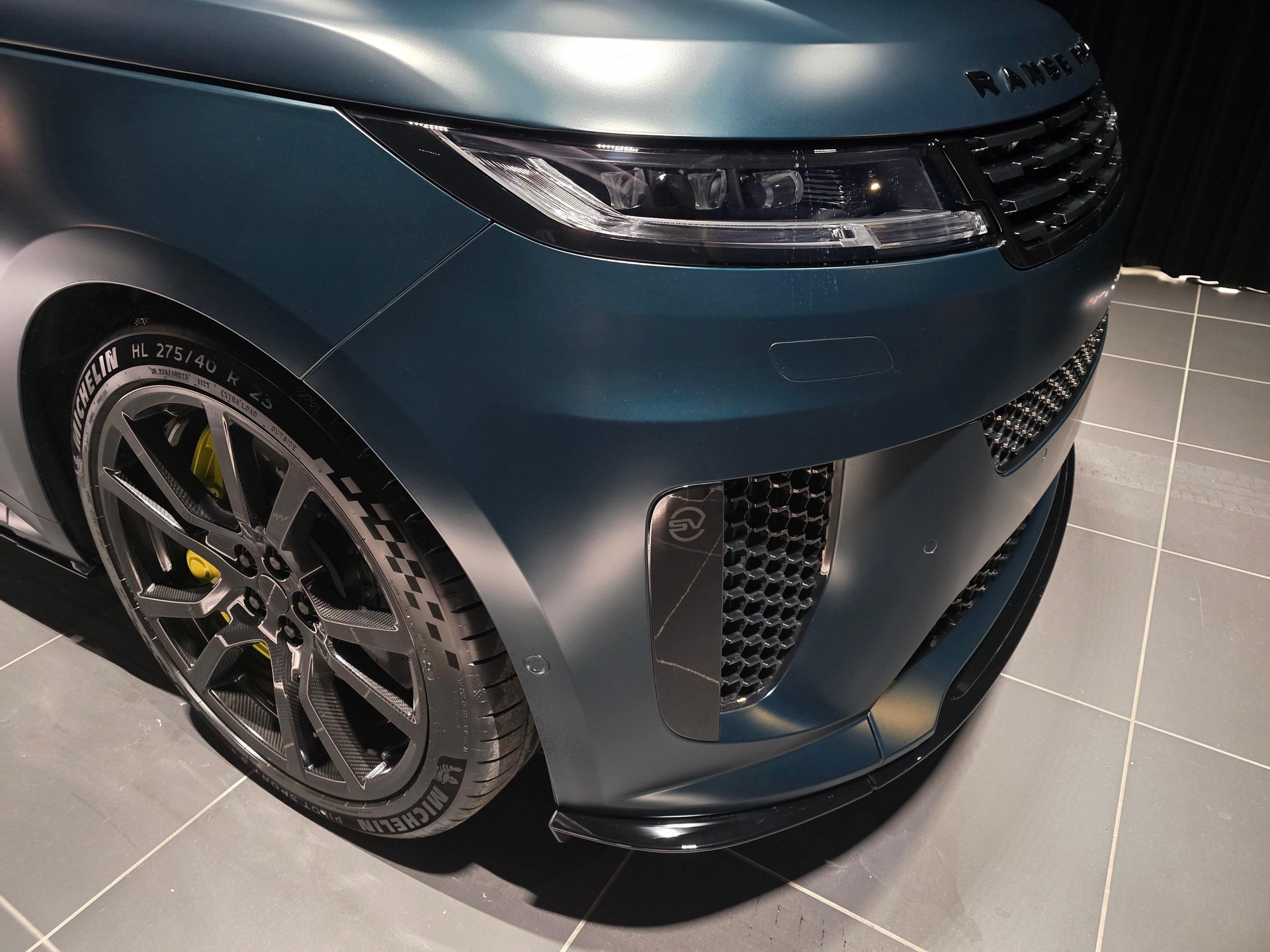LAND ROVER Range Rover Sport 4.4 V8 SV-showroom-element-2