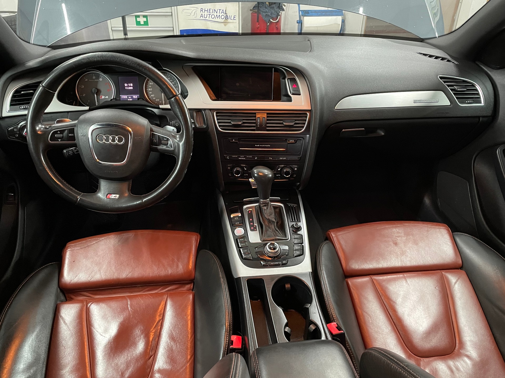 AUDI Audi S4 Avant 3.0 TFSI quattro-image-14