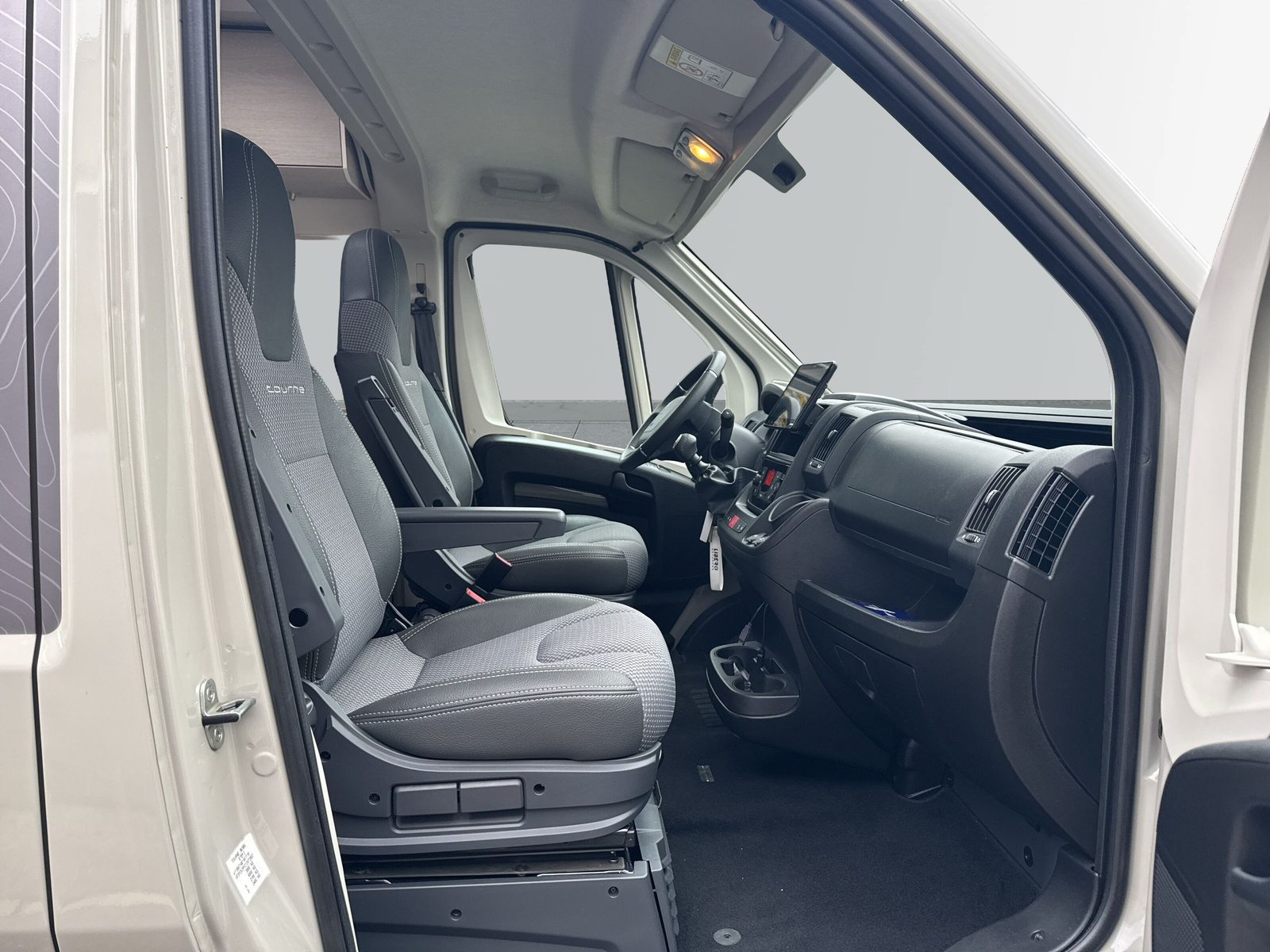 TOURNE MOBIL 6.4 Heavy Chassis 165 PS-image-8