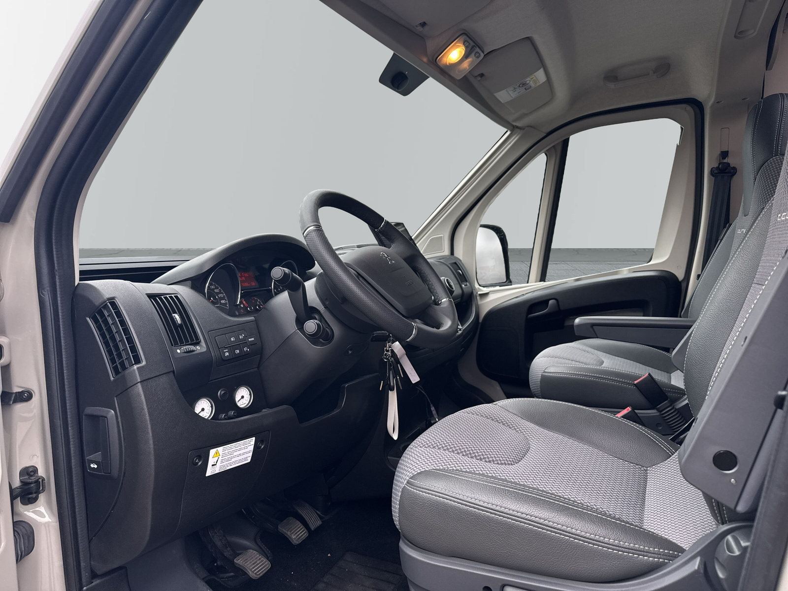 TOURNE MOBIL 6.4 Heavy Chassis 165 PS-image-7