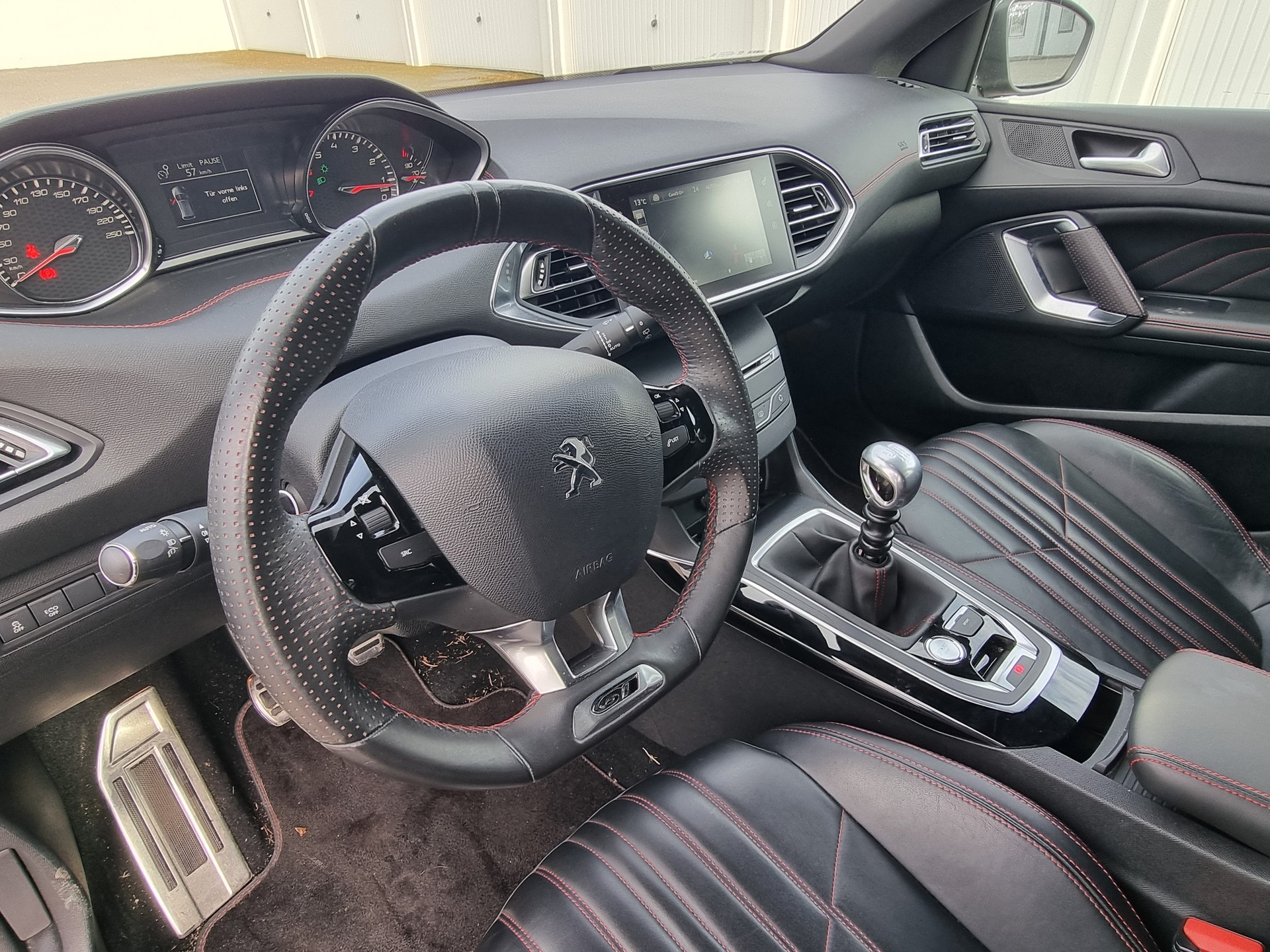 PEUGEOT 308 1.6 e-THP GT-image-14