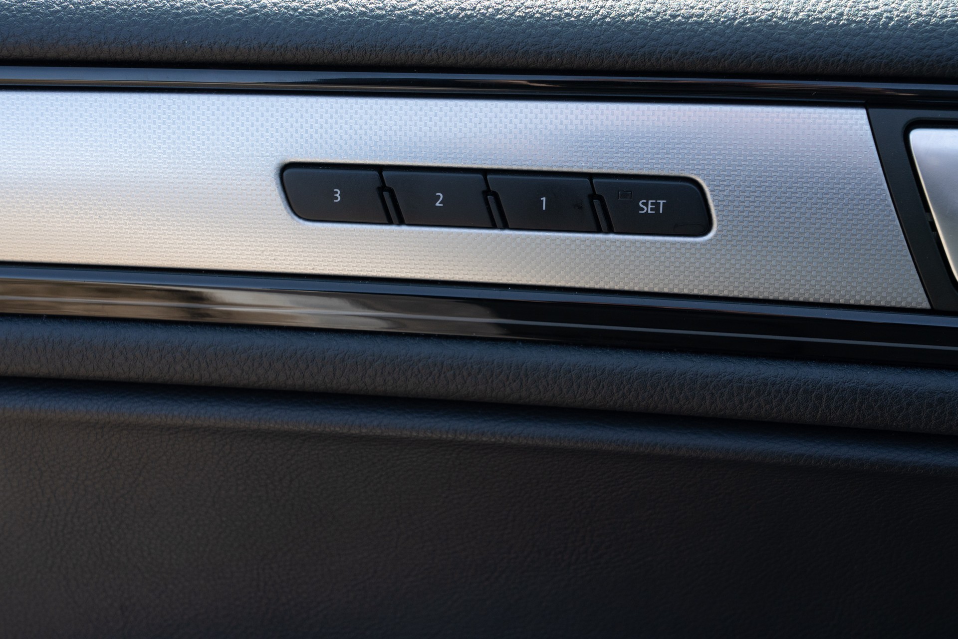 VW Touareg 3.0 TDI BlueMotion Technology Tiptronic-image-10