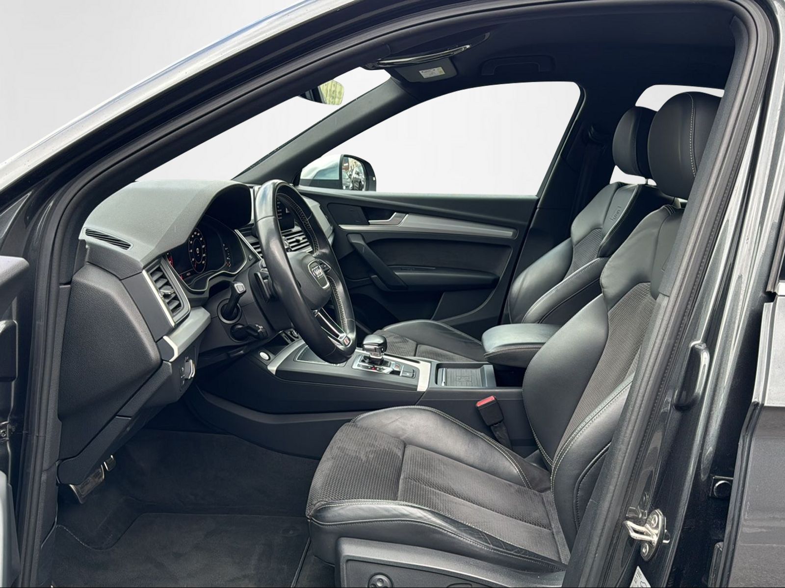 AUDI SQ5 3.0 TFSI quattro S-tronic-image-6