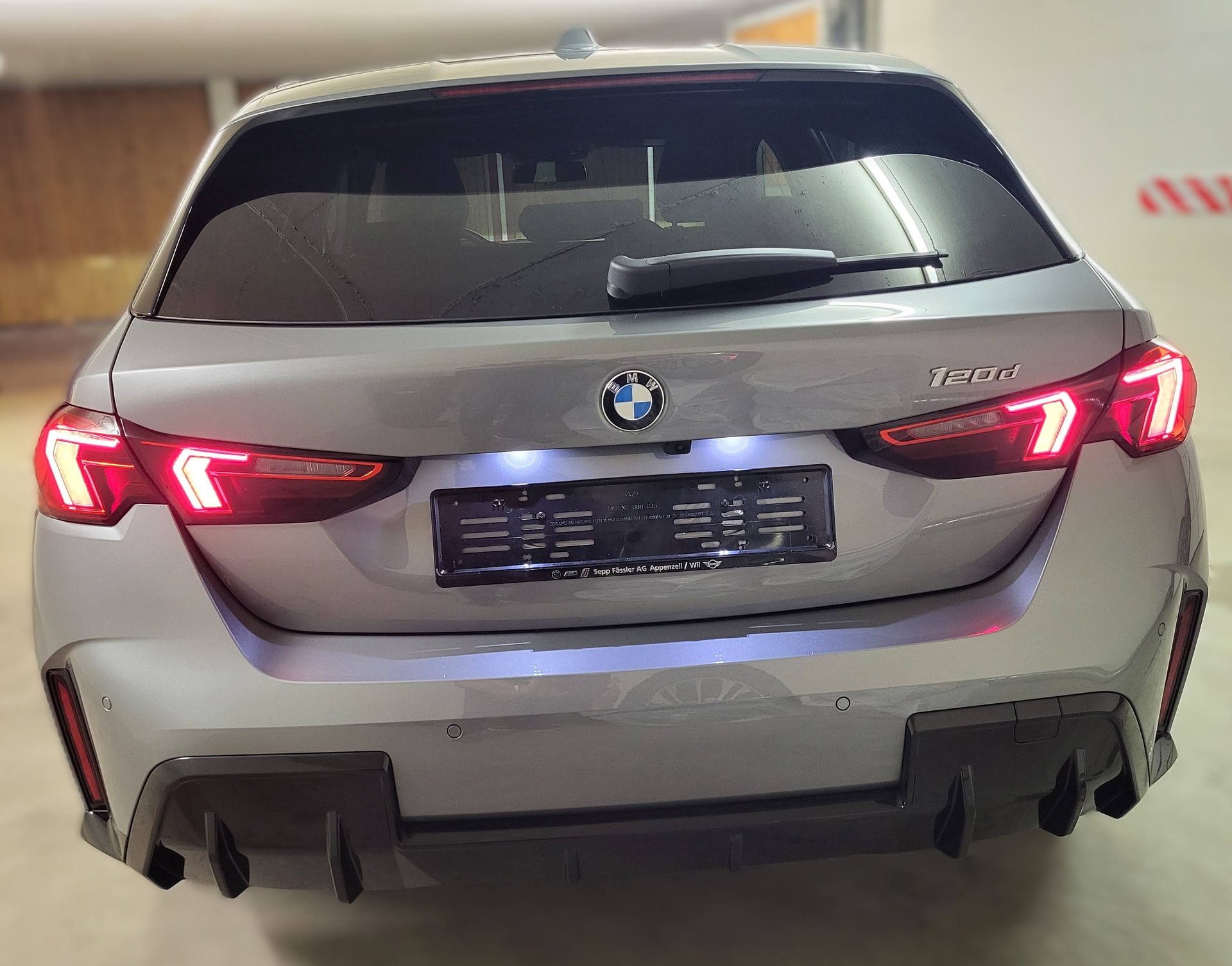 BMW 120d M Sport Steptronic-image-11