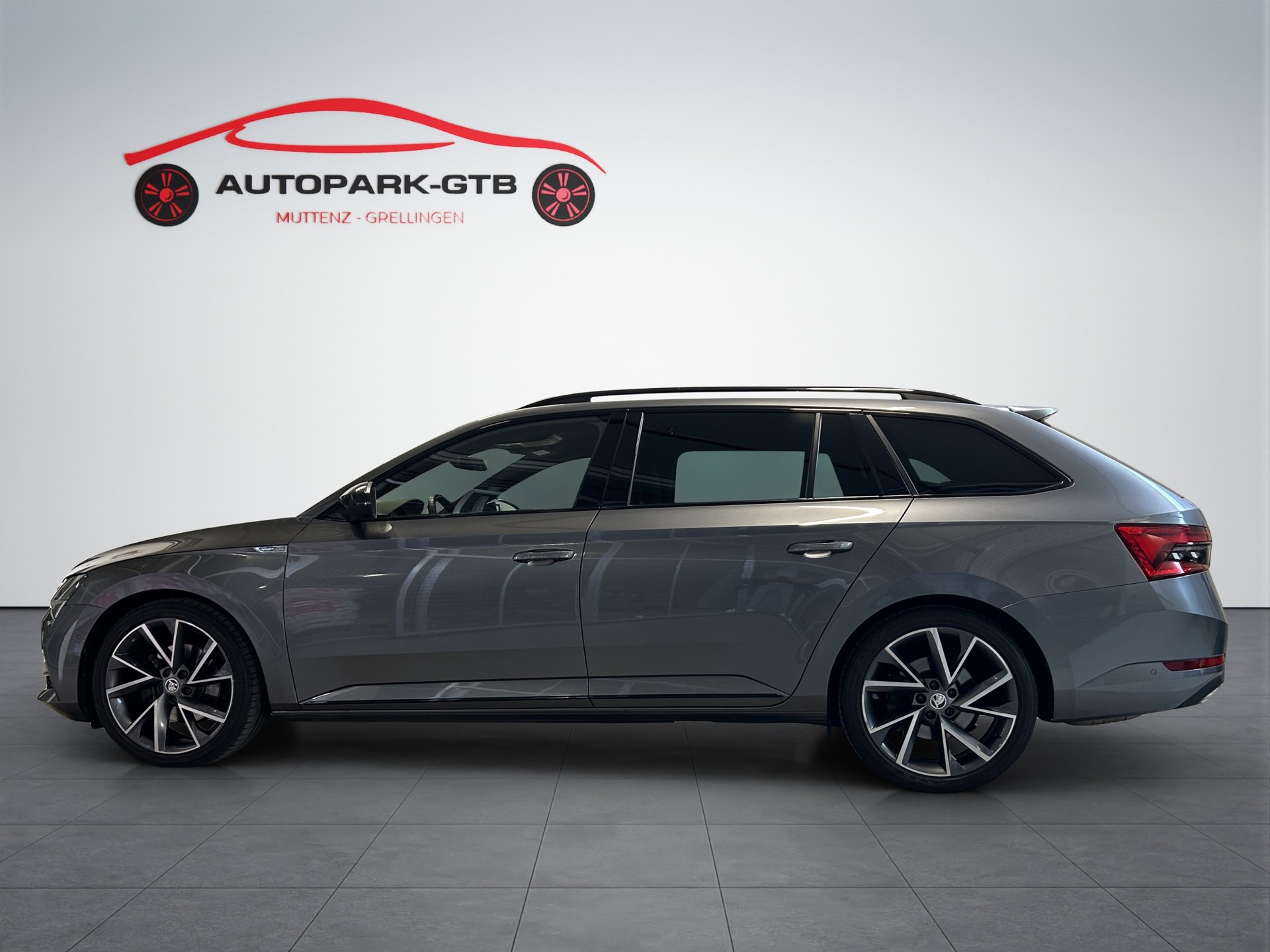 SKODA Superb Combi 2.0 TDi SportLine Light 4x4 DSG-showroom-element-3