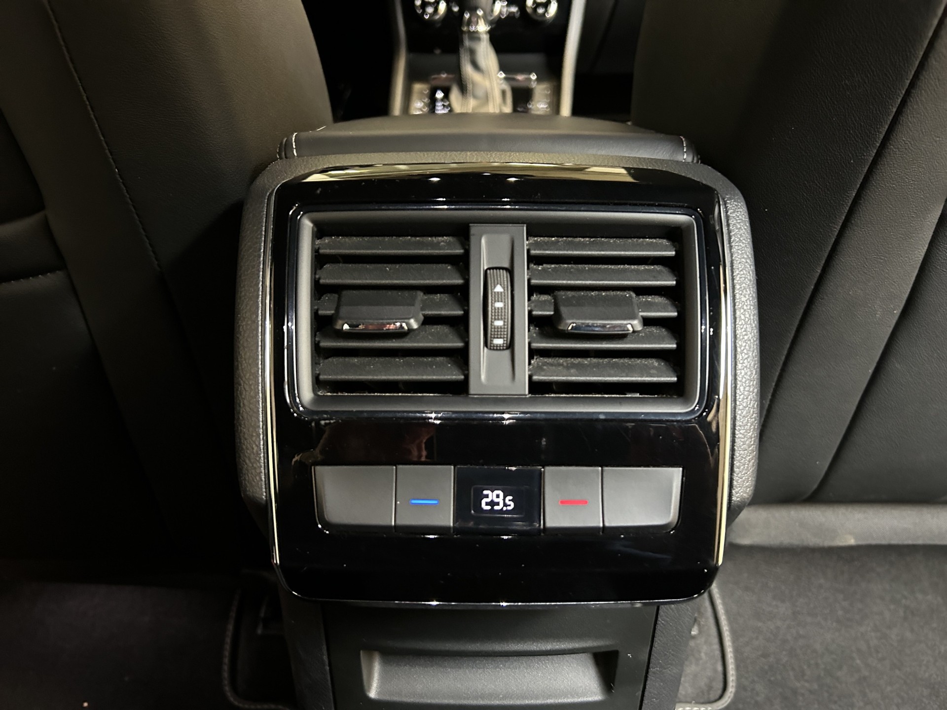 SKODA Superb Combi 2.0 TDi SportLine Light 4x4 DSG-image-19
