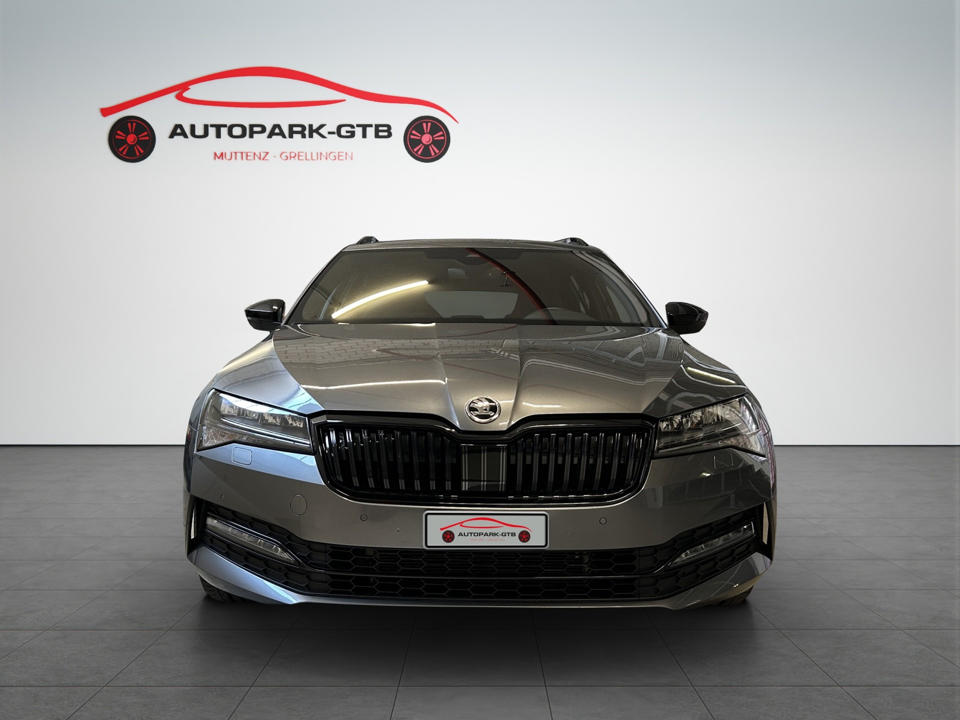 SKODA Superb Combi 2.0 TDi SportLine Light 4x4 DSG-showroom-element-2