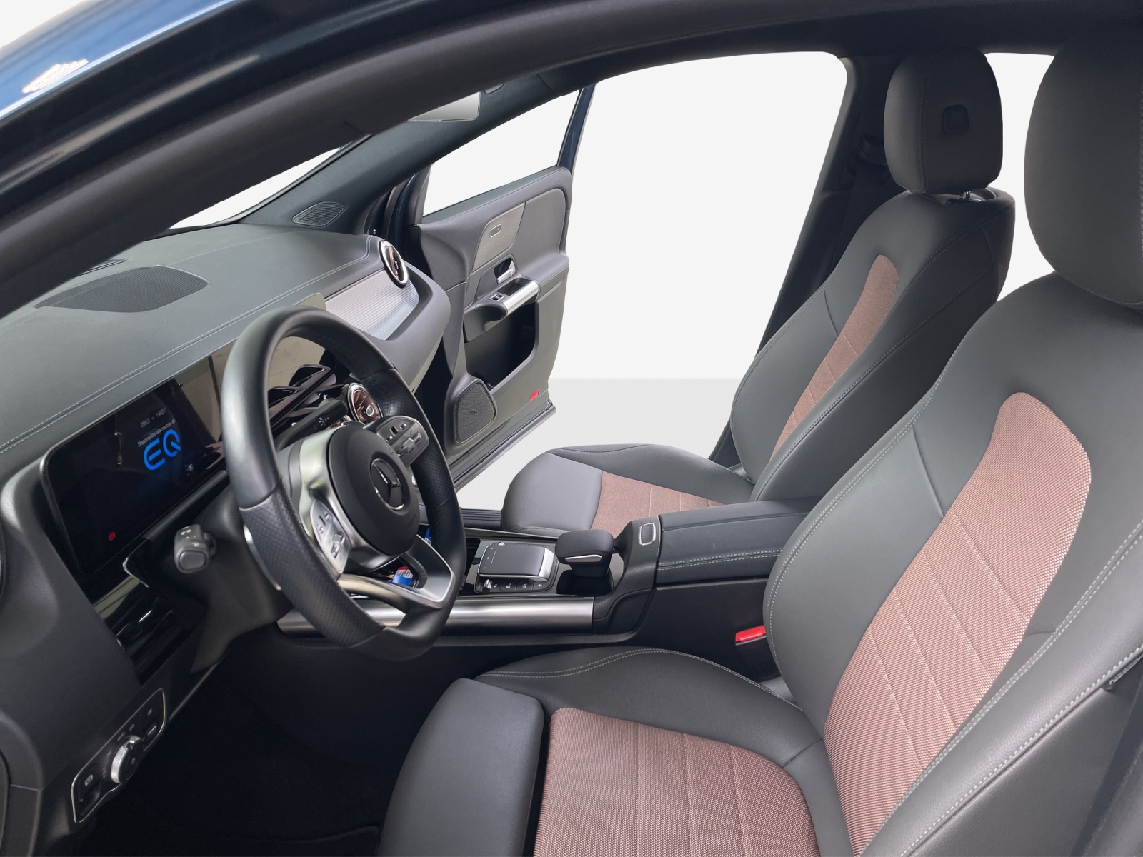 MERCEDES-BENZ EQA 300 4Matic-image-8