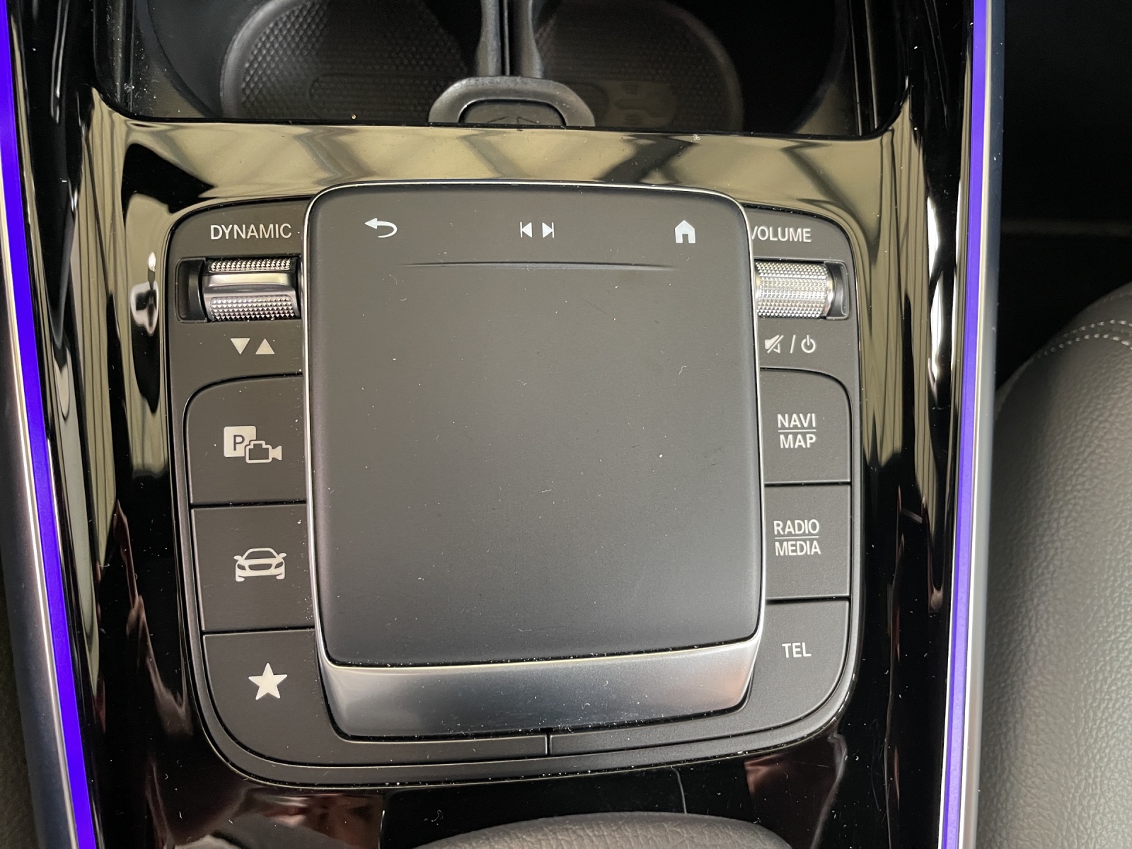 MERCEDES-BENZ EQA 300 4Matic-image-16