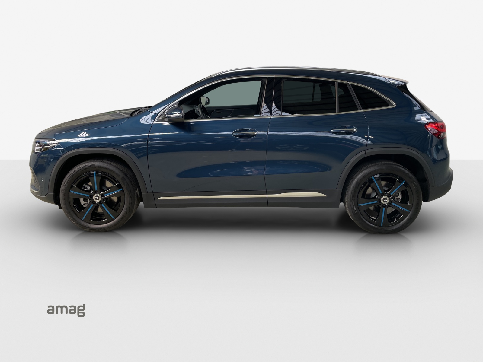 MERCEDES-BENZ EQA 300 4Matic-showroom-element-2