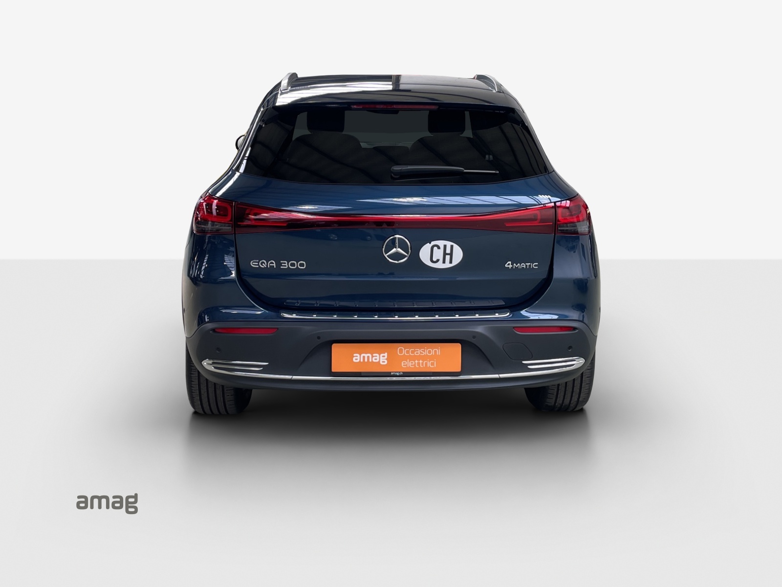 MERCEDES-BENZ EQA 300 4Matic-image-4