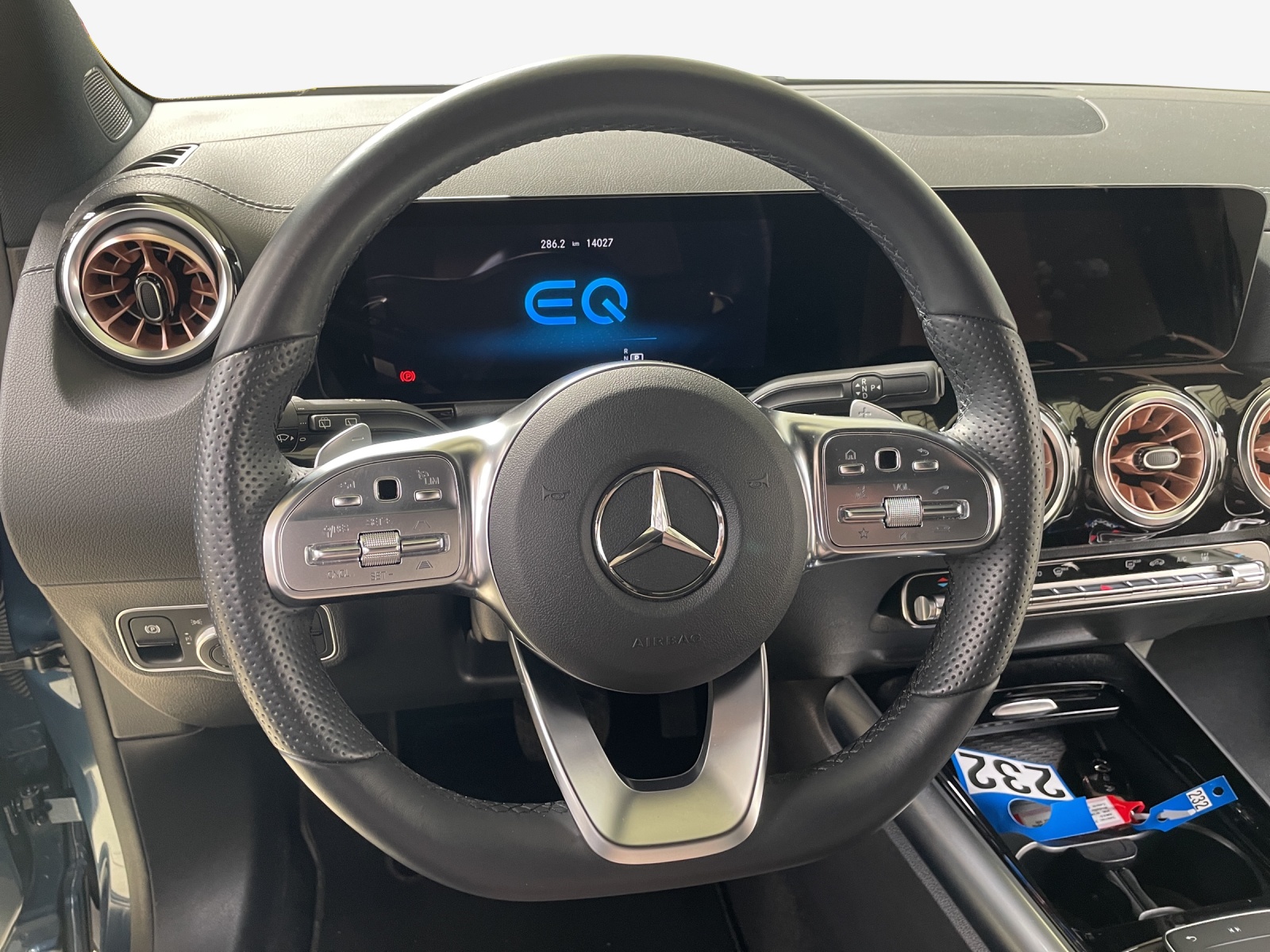MERCEDES-BENZ EQA 300 4Matic-image-10