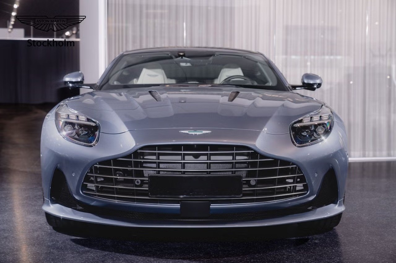 ASTON MARTIN Coupé Supertourer 4.0 V8 680 PS-showroom-element-1
