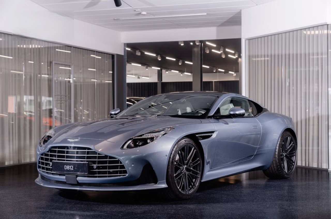 ASTON MARTIN Coupé Supertourer 4.0 V8 680 PS