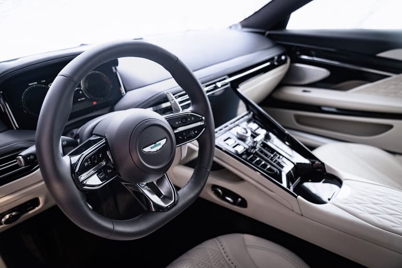 ASTON MARTIN Coupé Supertourer 4.0 V8 680 PS-image-7