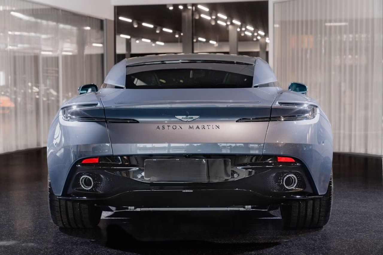 ASTON MARTIN Coupé Supertourer 4.0 V8 680 PS-image-4