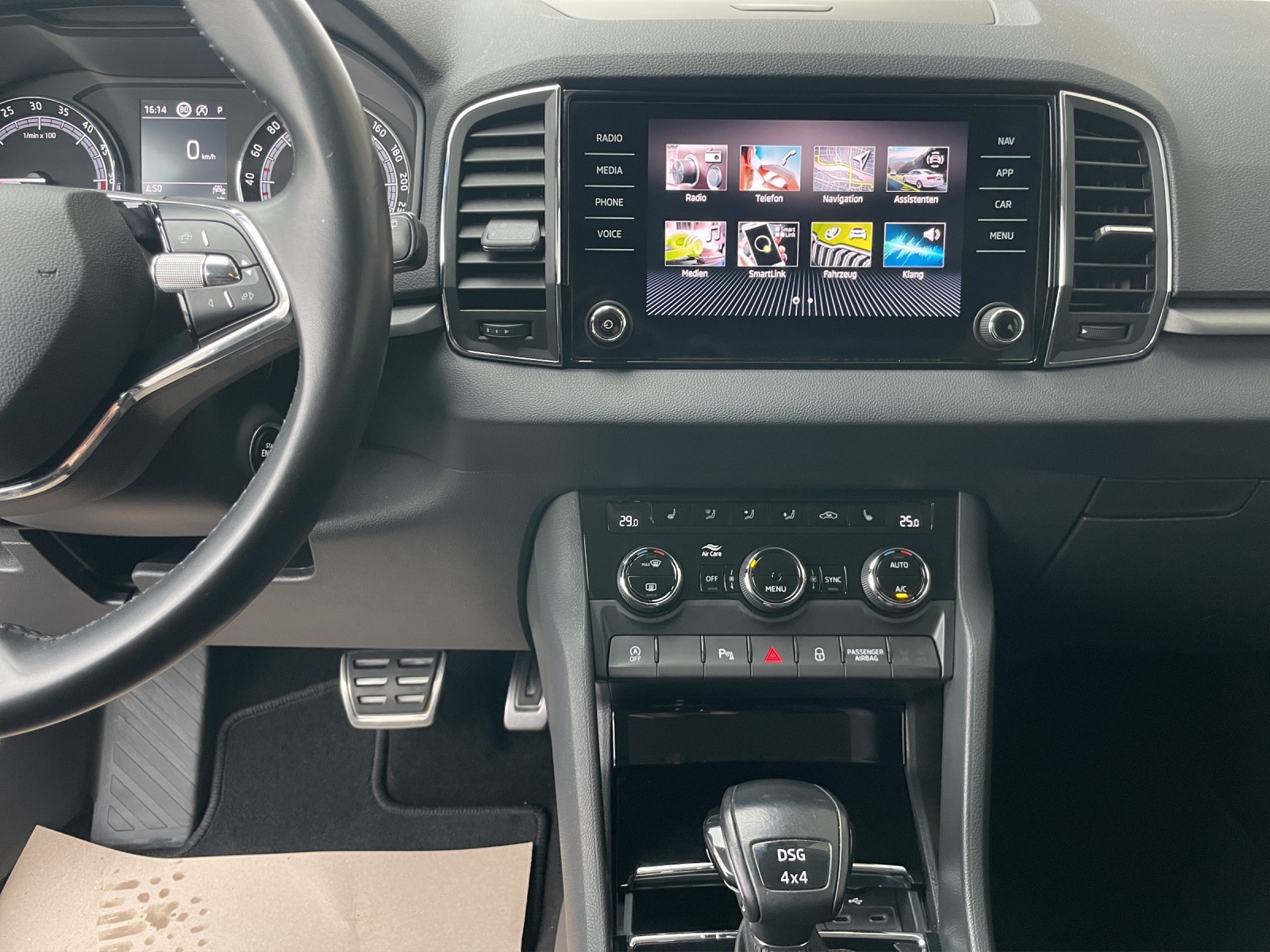 SKODA Karoq 2.0 TDI CR Ambition 4x4 DSG-image-10