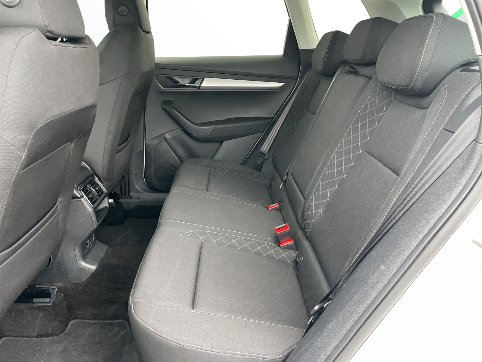 SKODA Karoq 2.0 TDI CR Ambition 4x4 DSG-image-13