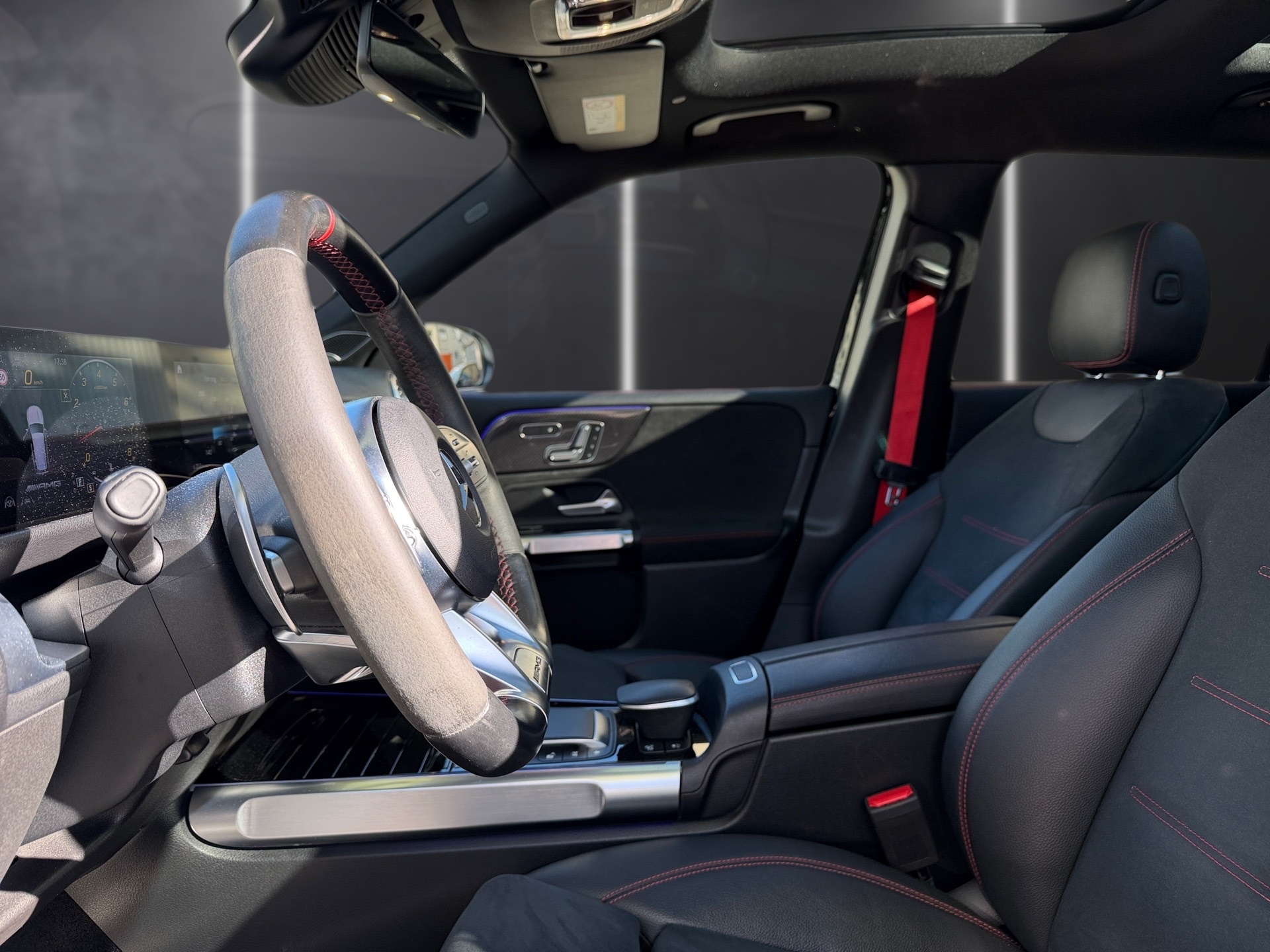 MERCEDES-BENZ GLB 35 AMG 4Matic 8G-Tronic-image-7
