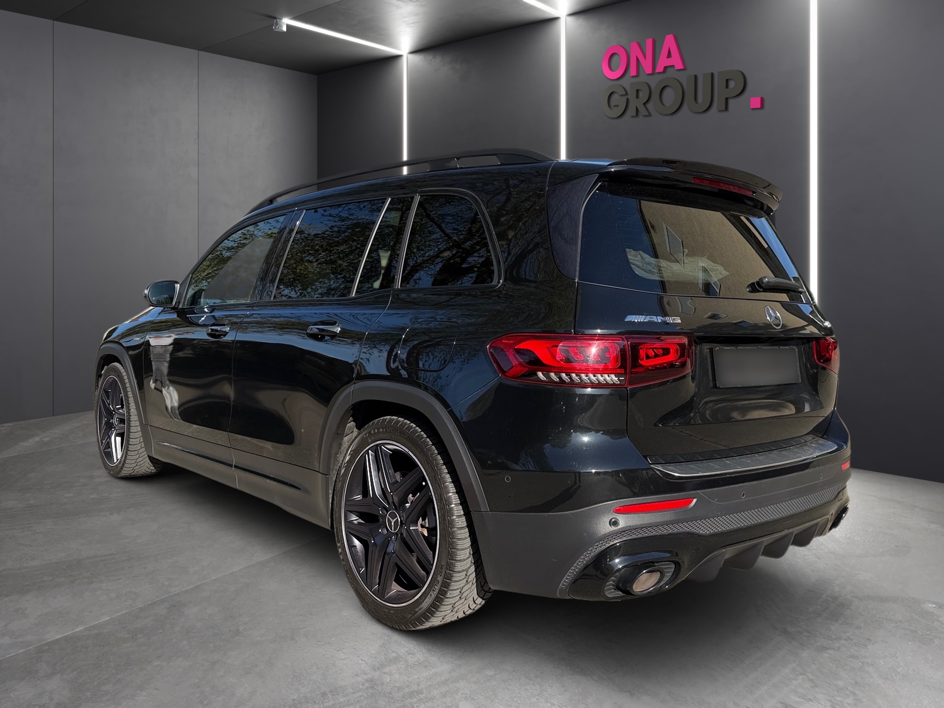 MERCEDES-BENZ GLB 35 AMG 4Matic 8G-Tronic-image-3