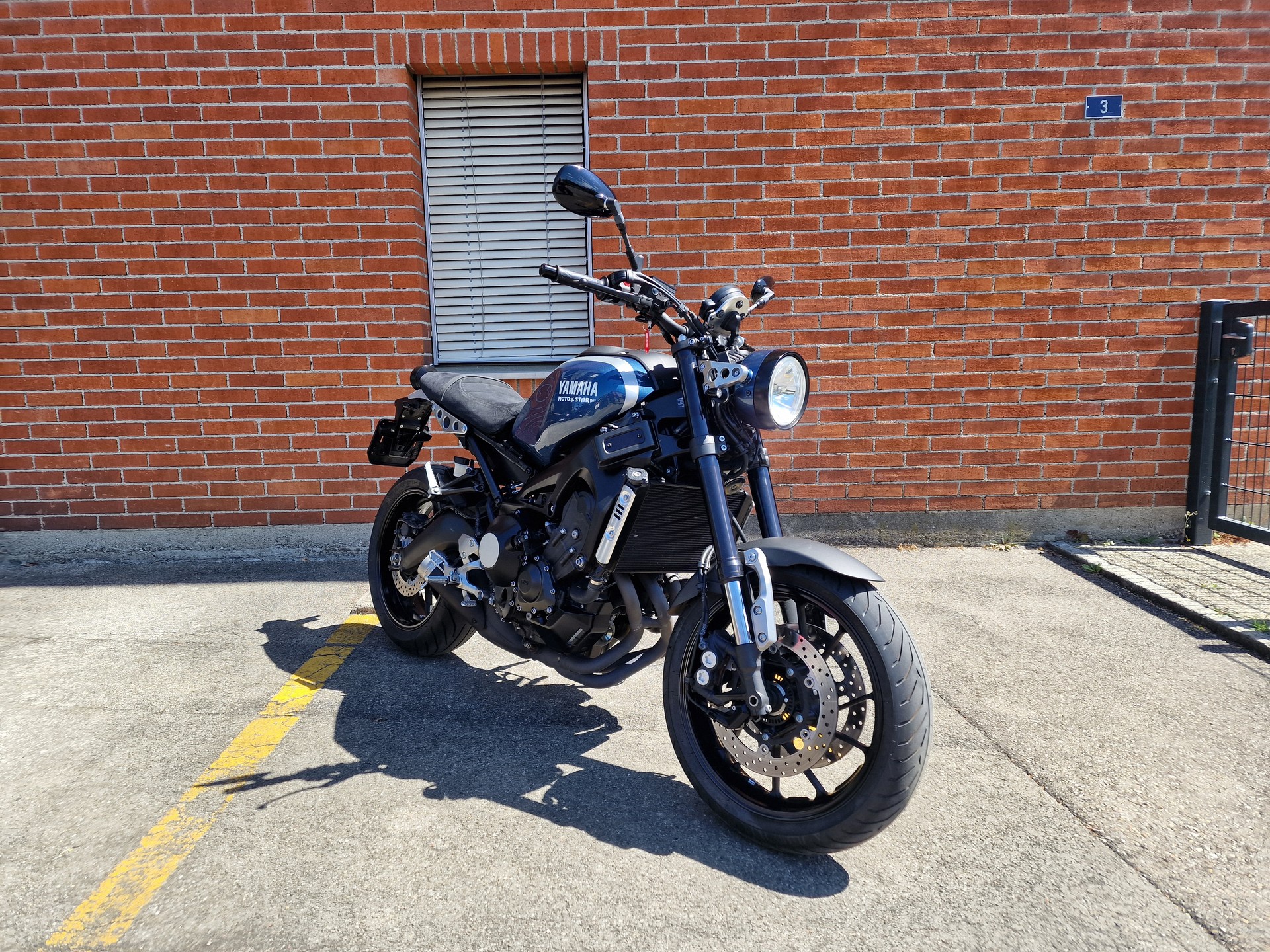 YAMAHA XSR 900