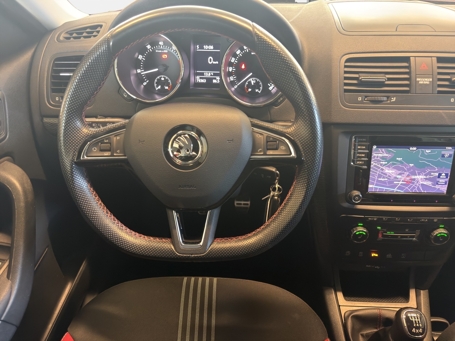 SKODA Yeti 1.4 TSI Monte Carlo 4x4*TOP ZUSTAND*TOP AUSSTATTUNG*AHK*-image-12