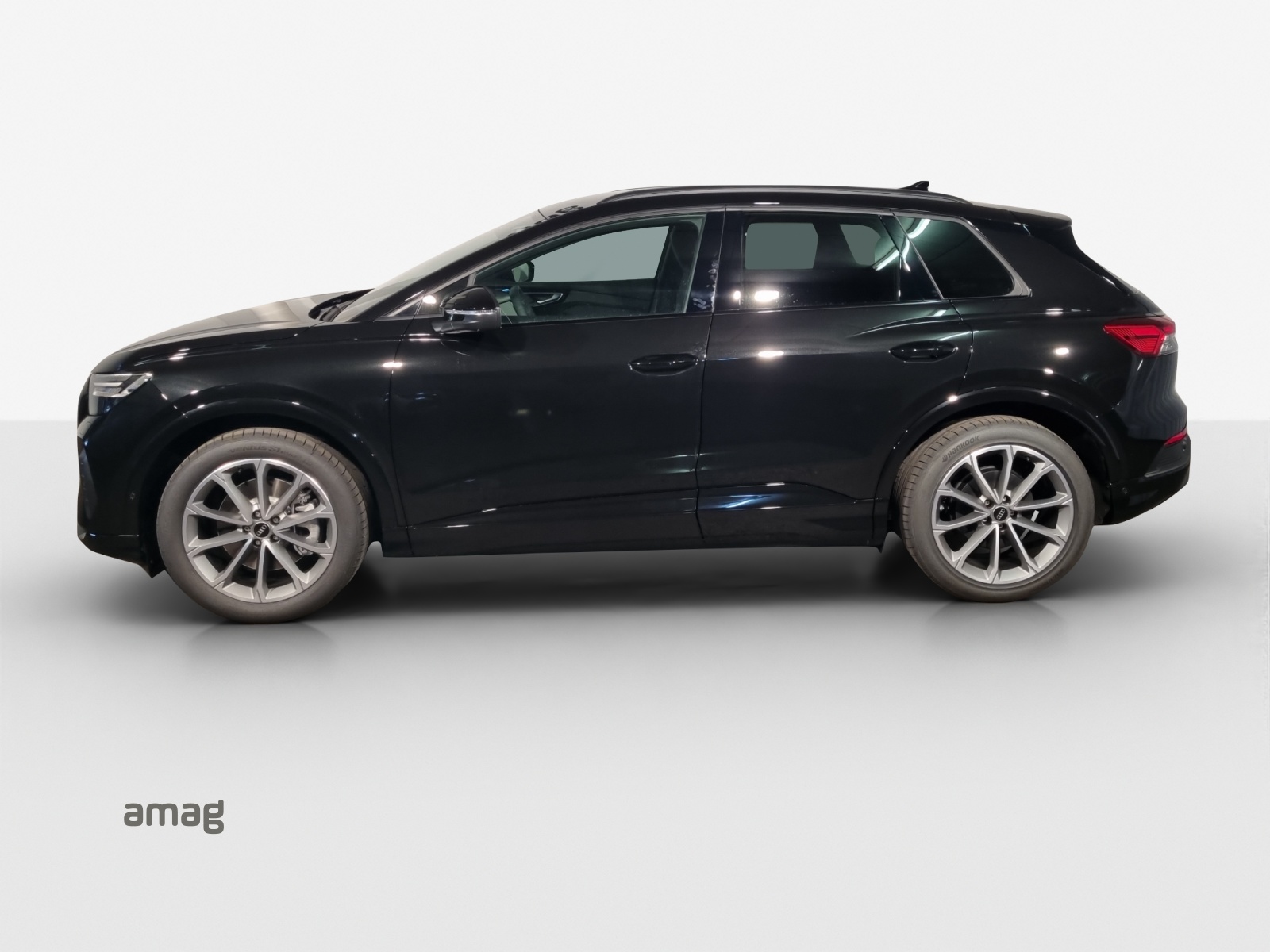 AUDI Q4 e-tron 45 Edition Swiss Ski quattro-showroom-element-1